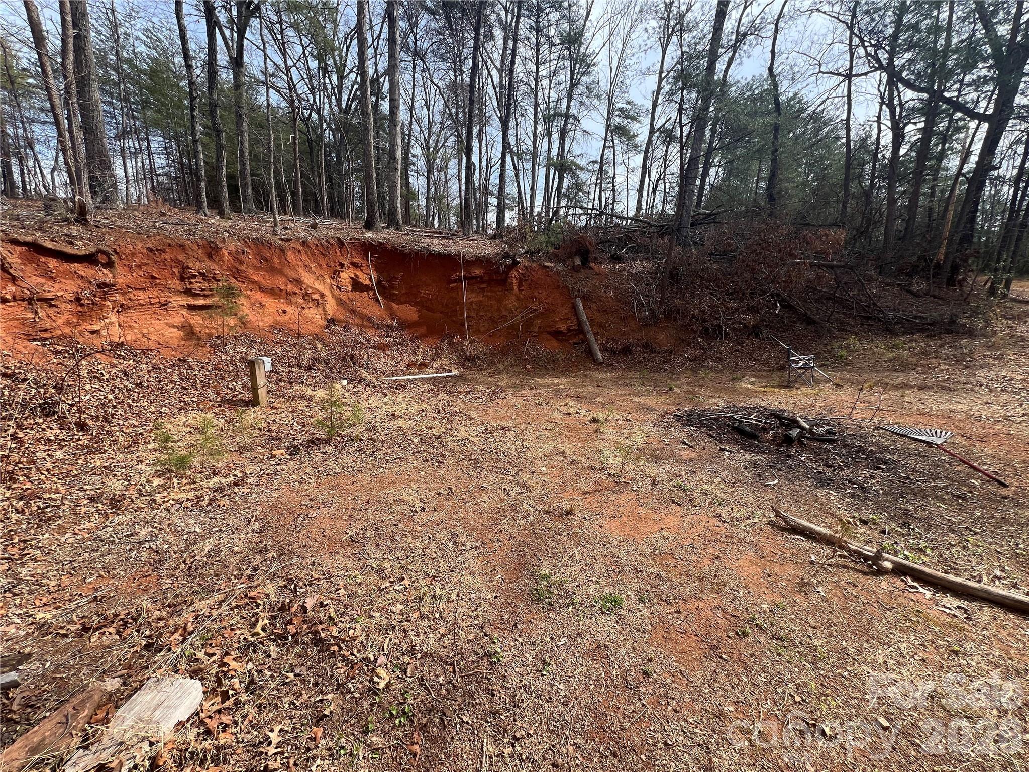365 Hillbilly Lane — Mill Spring