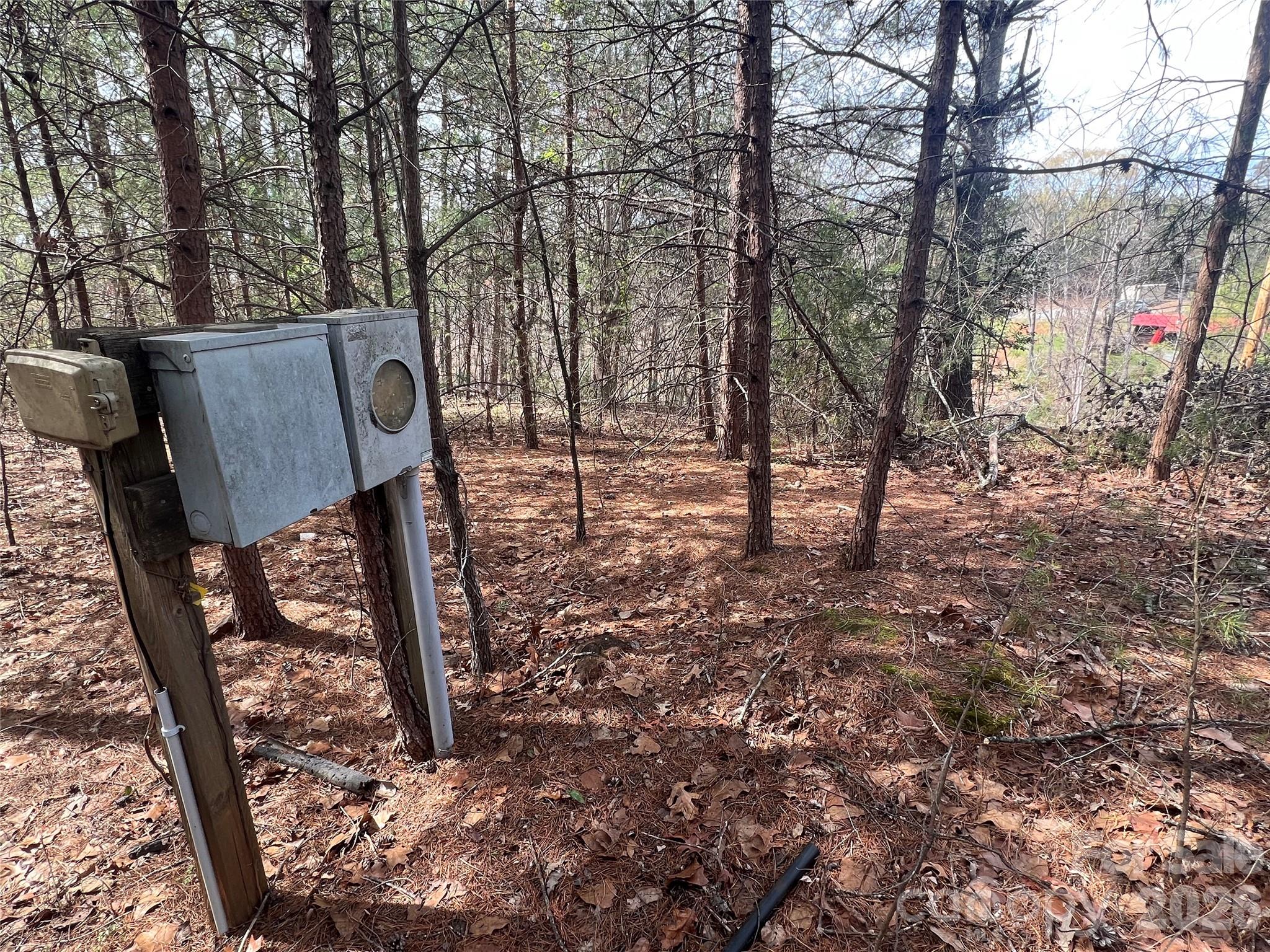 365 Hillbilly Lane — Mill Spring