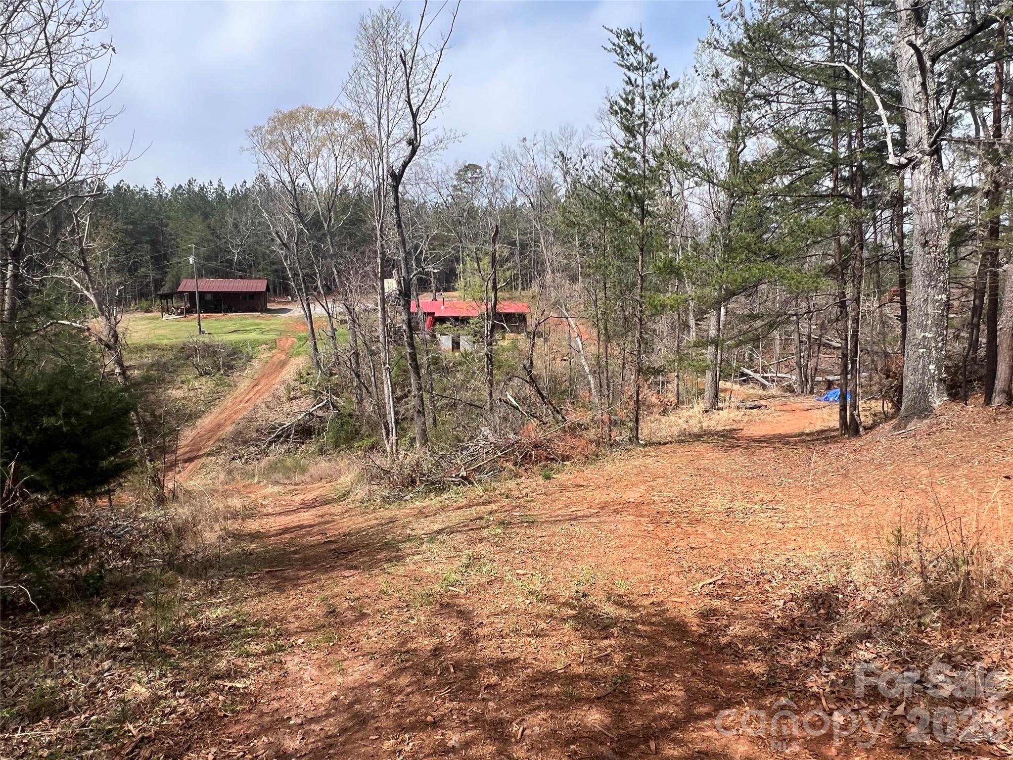 365 Hillbilly Lane — Mill Spring