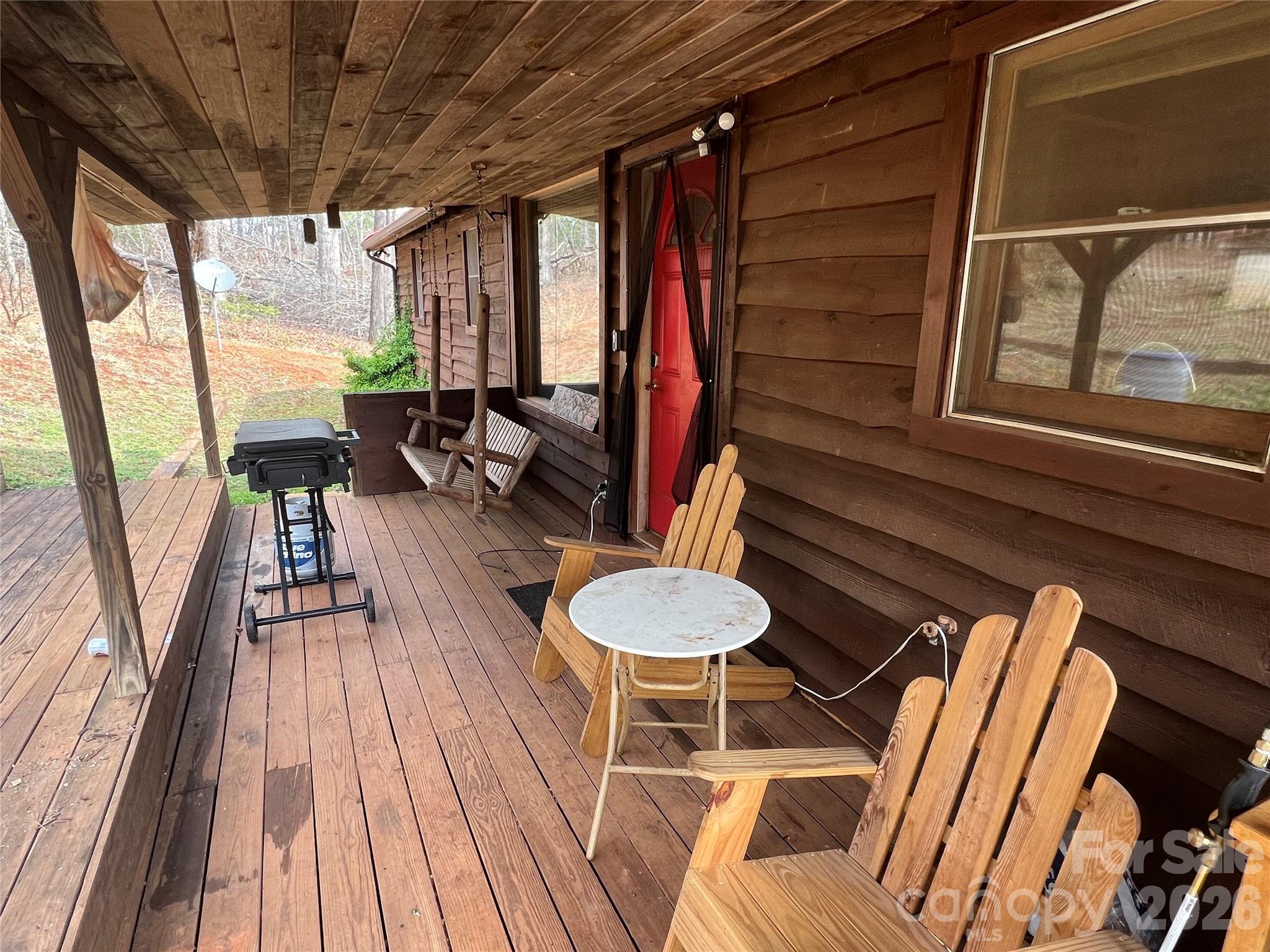 365 Hillbilly Lane — Mill Spring