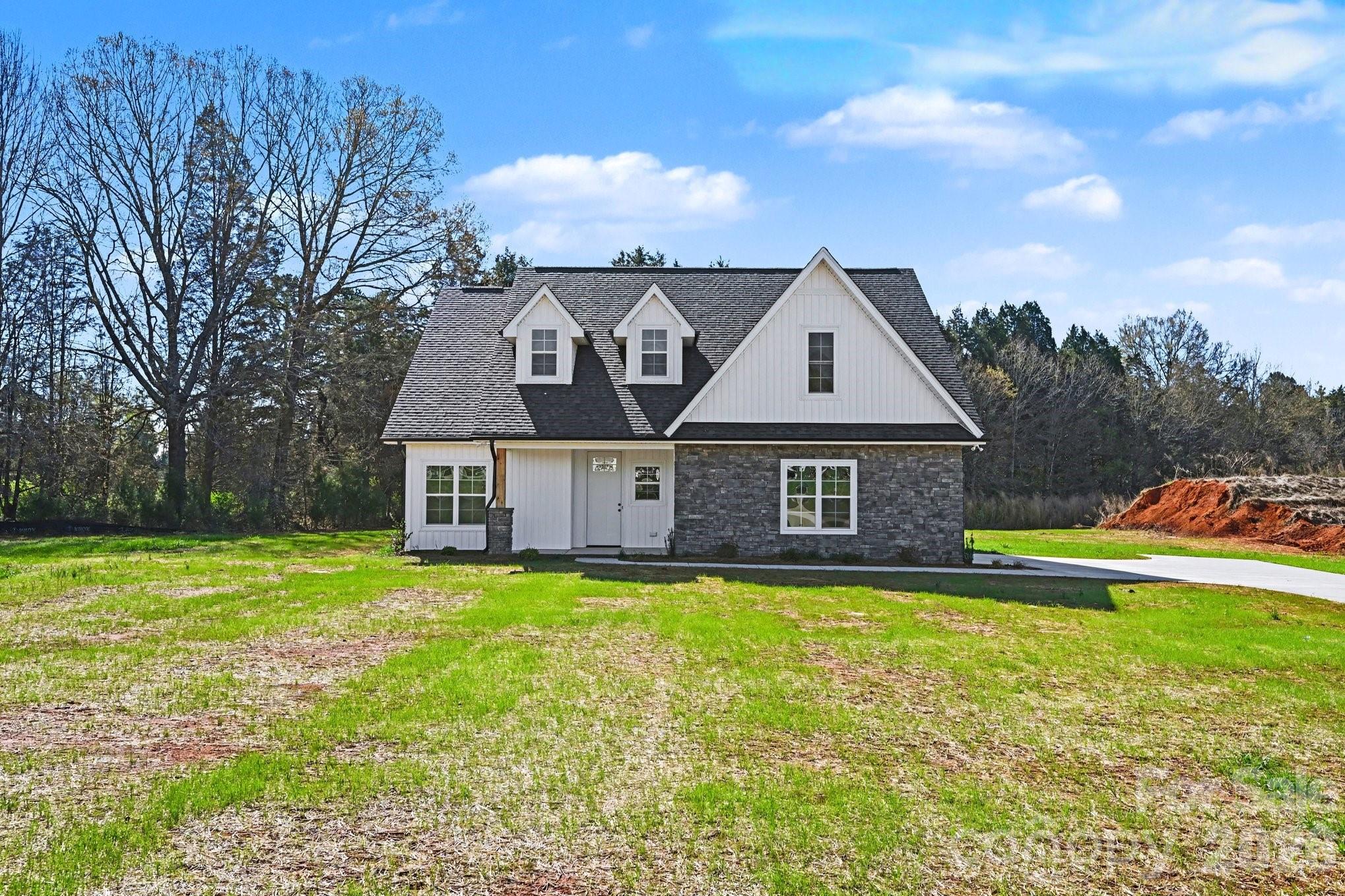 1030 Redbud Way — Salisbury