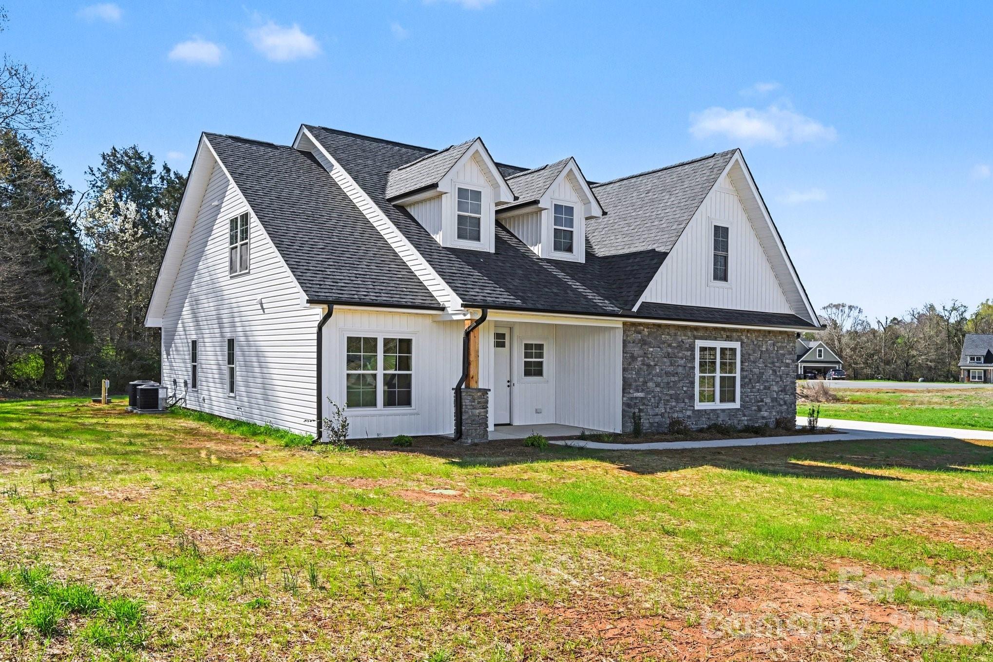 1030 Redbud Way — Salisbury