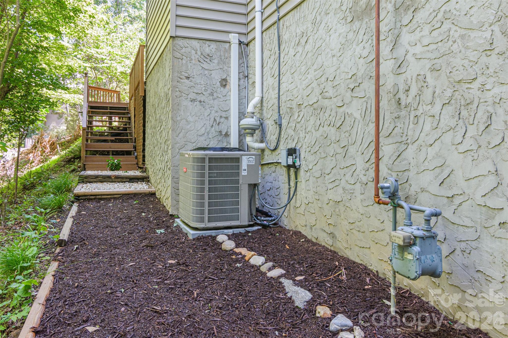 299 Carriage Summitt Way — Hendersonville