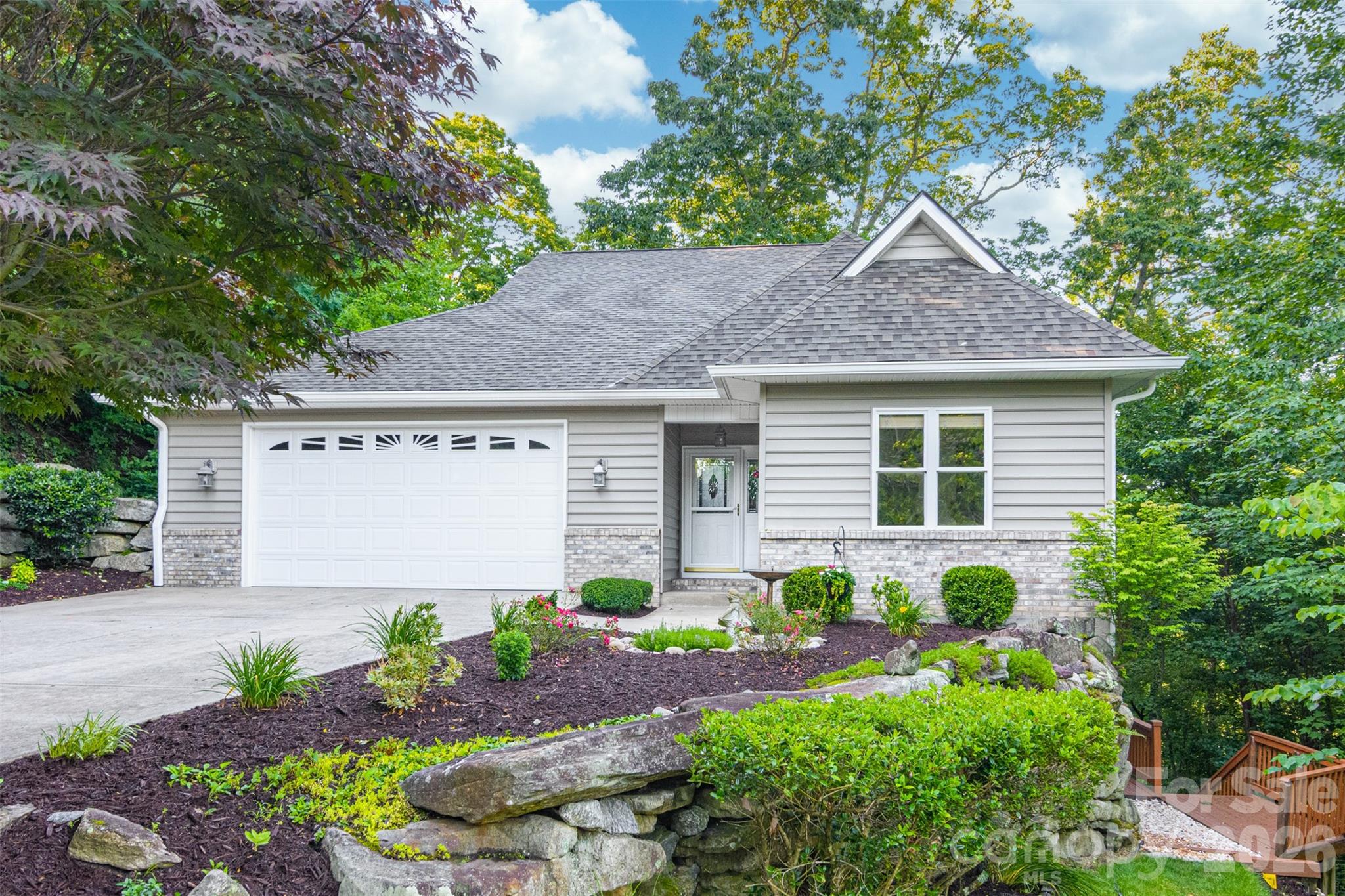 299 Carriage Summitt Way — Hendersonville
