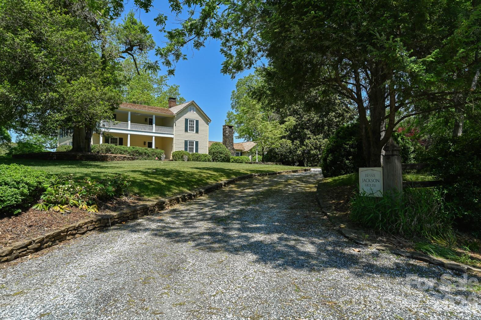 835 Jackson Grove Road — Columbus