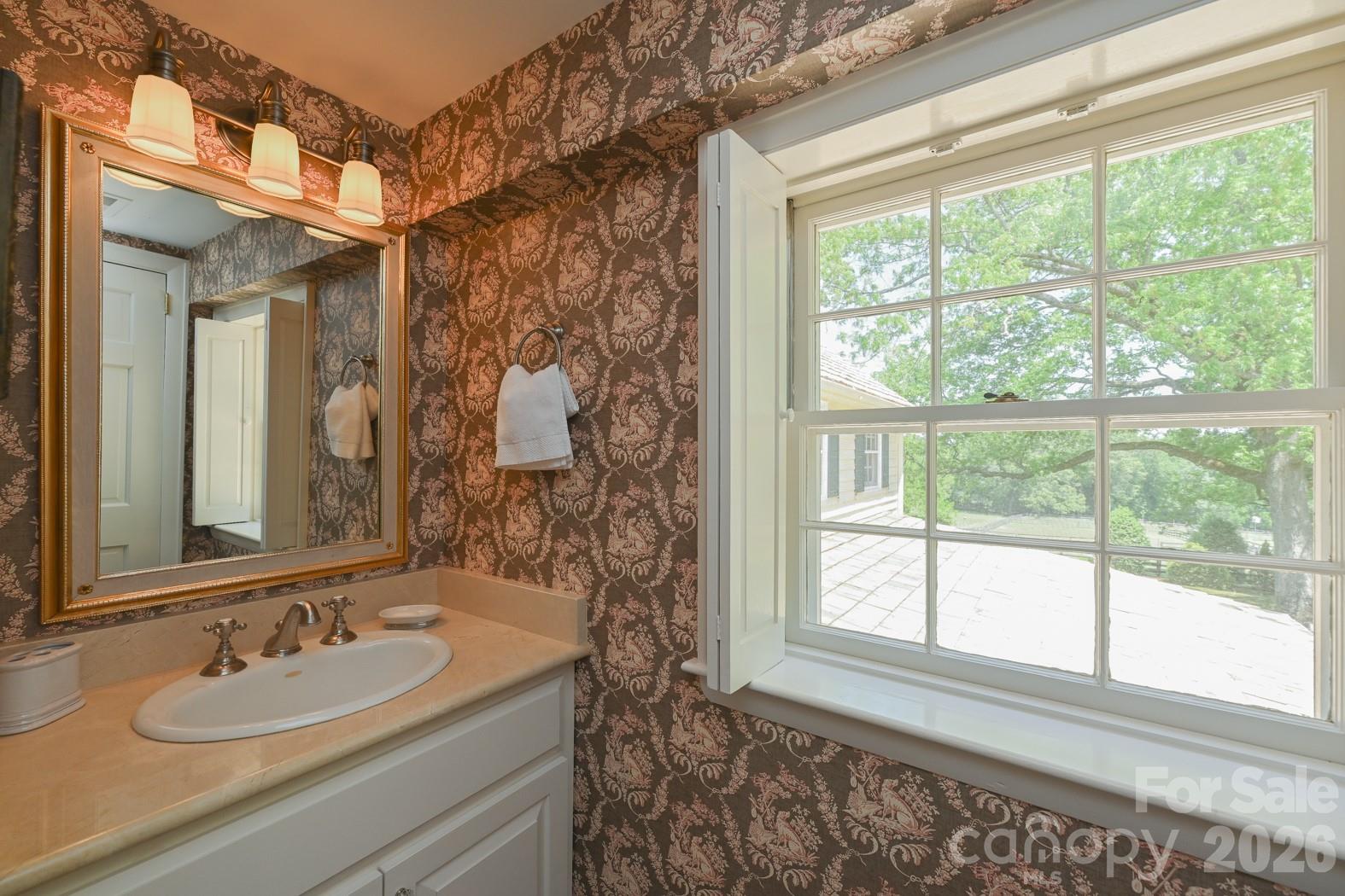 835 Jackson Grove Road — Columbus