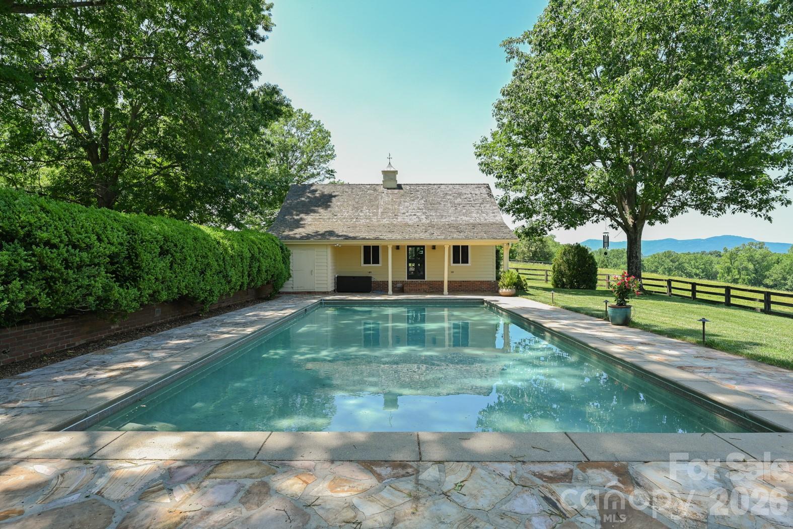 835 Jackson Grove Road — Columbus
