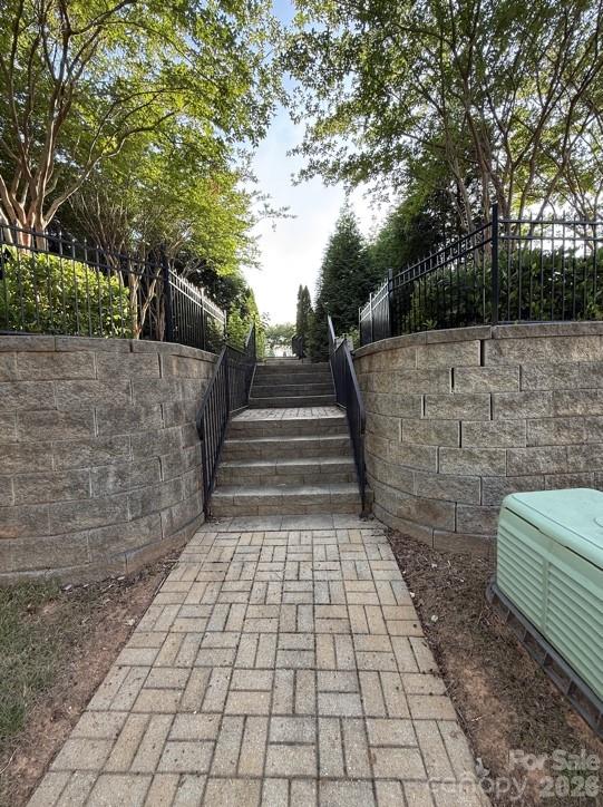 111 Canter Lane — Mooresville
