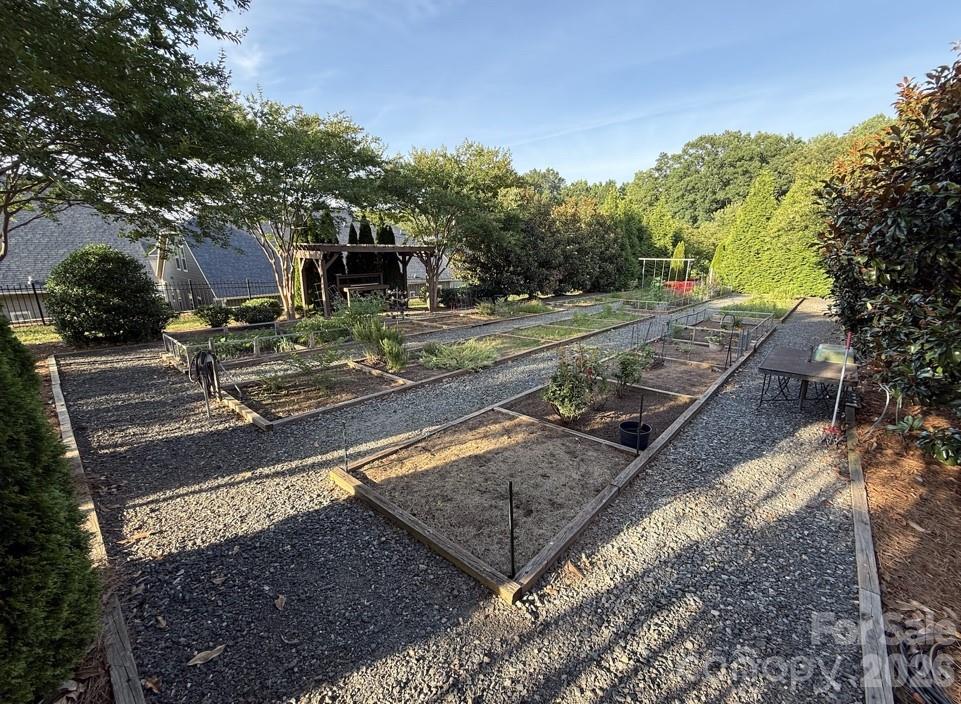 111 Canter Lane — Mooresville