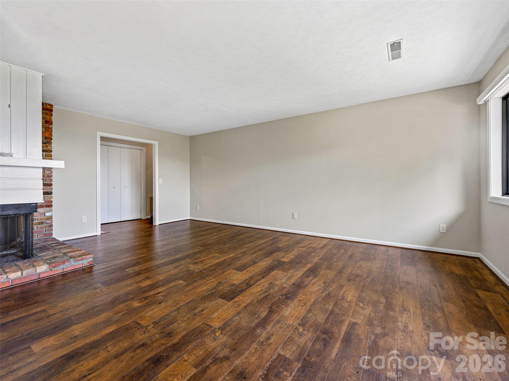 128 Country Ridge Road — Hendersonville