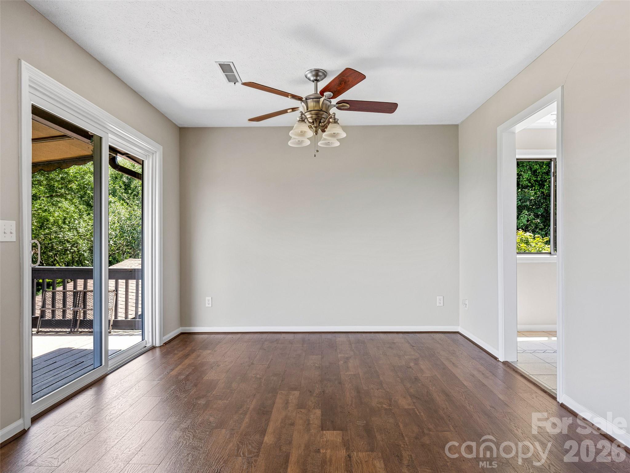 128 Country Ridge Road — Hendersonville