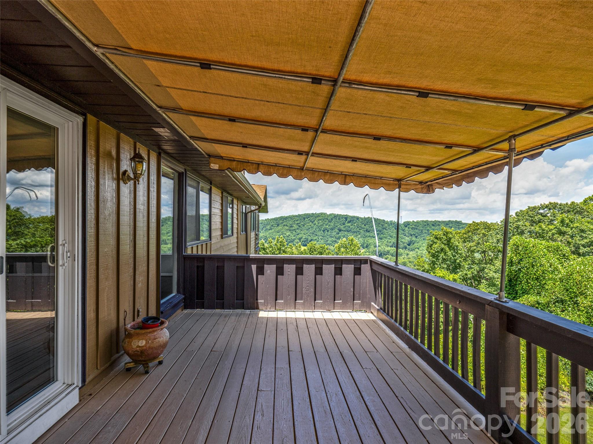 128 Country Ridge Road — Hendersonville