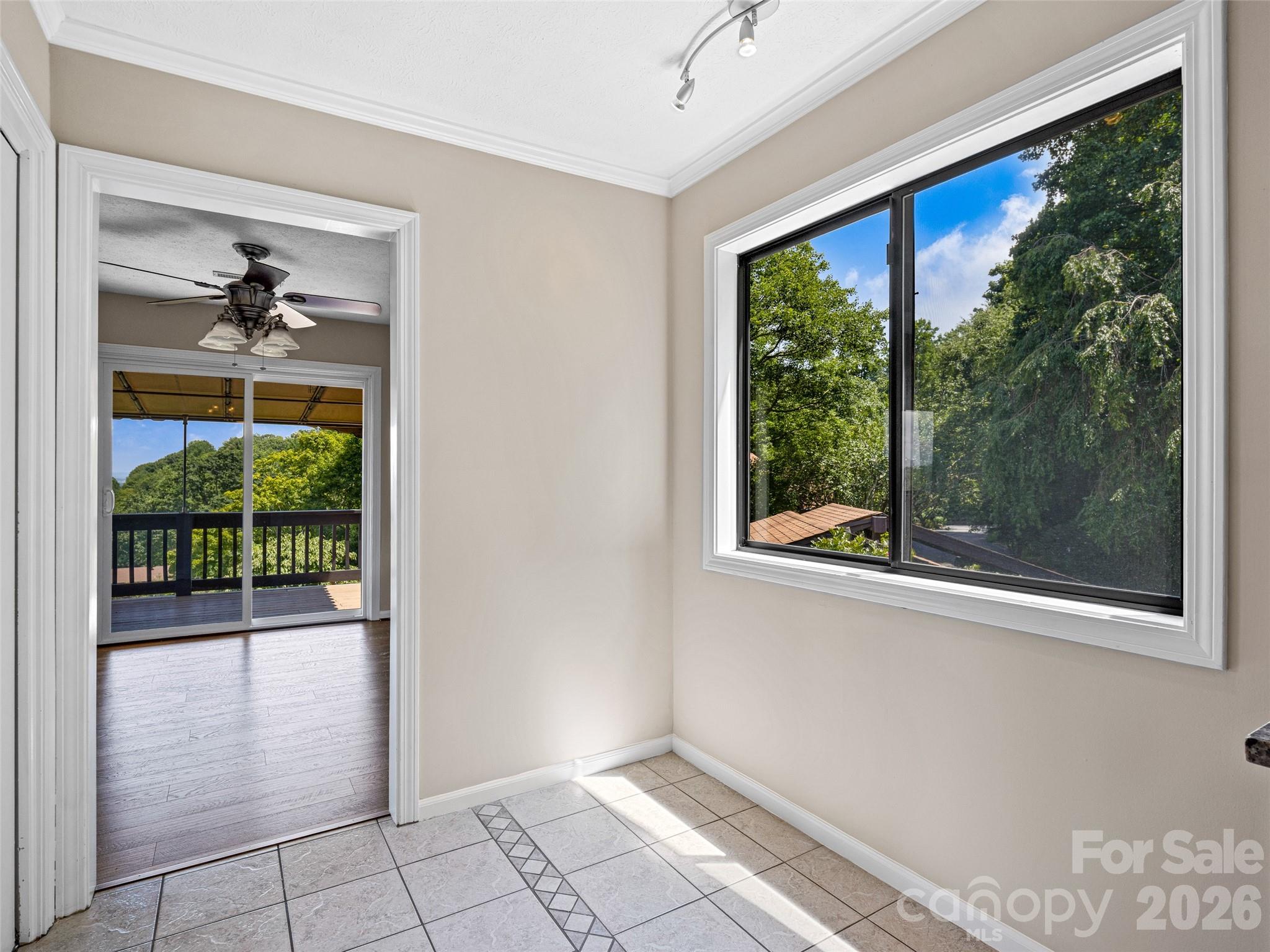 128 Country Ridge Road — Hendersonville