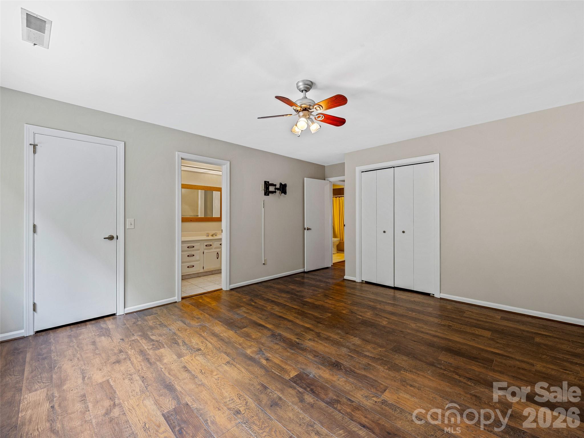 128 Country Ridge Road — Hendersonville