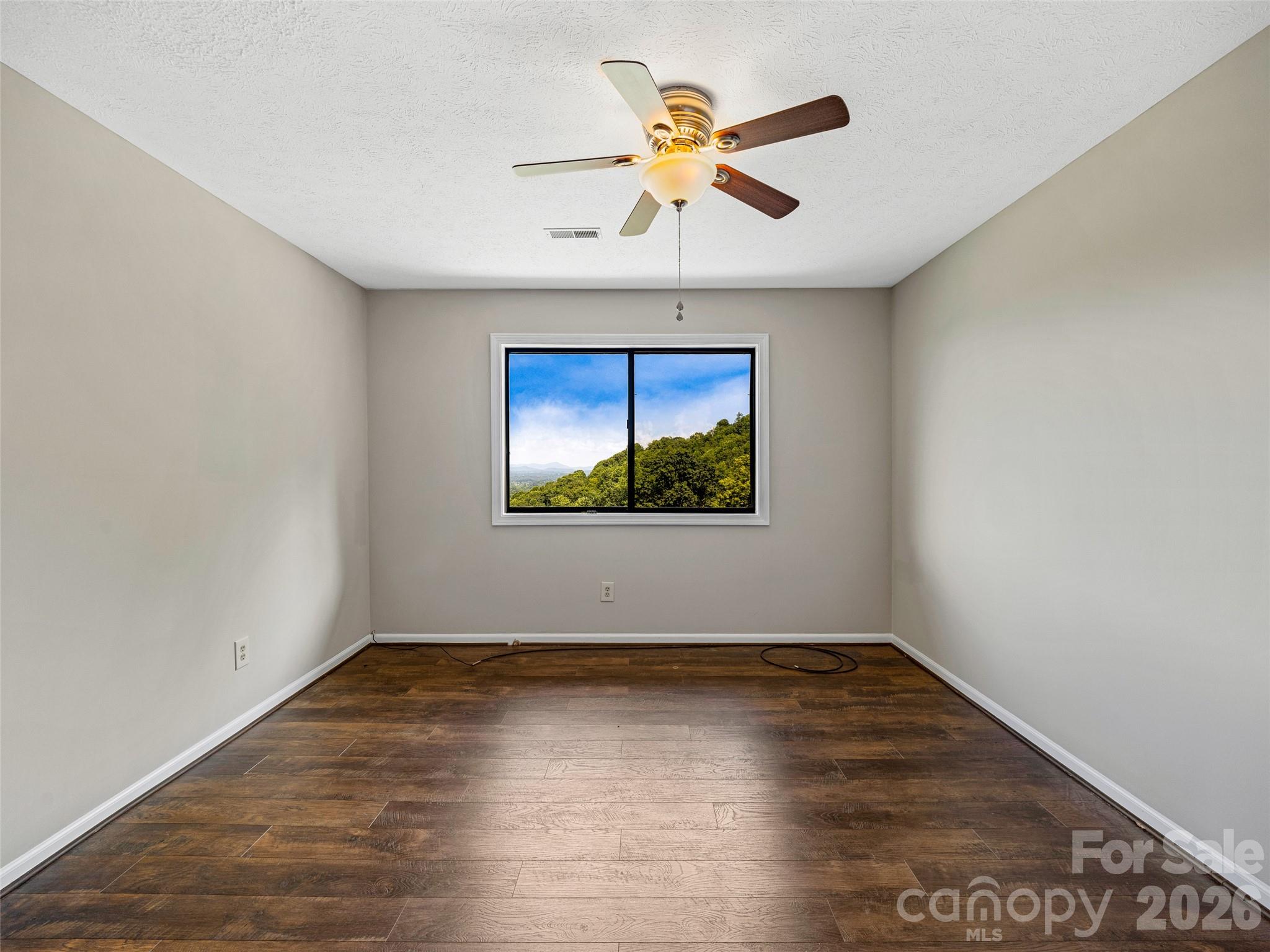 128 Country Ridge Road — Hendersonville