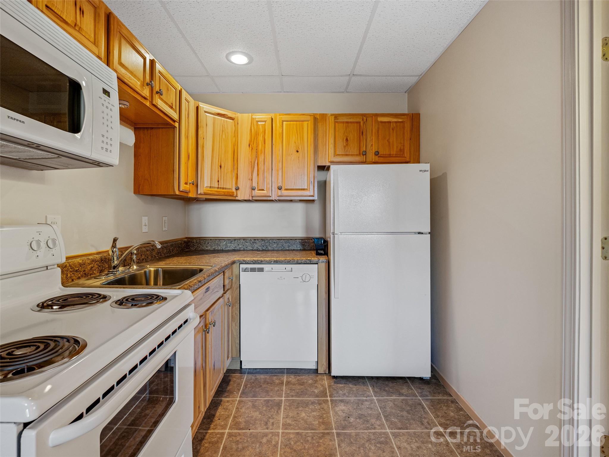 128 Country Ridge Road — Hendersonville
