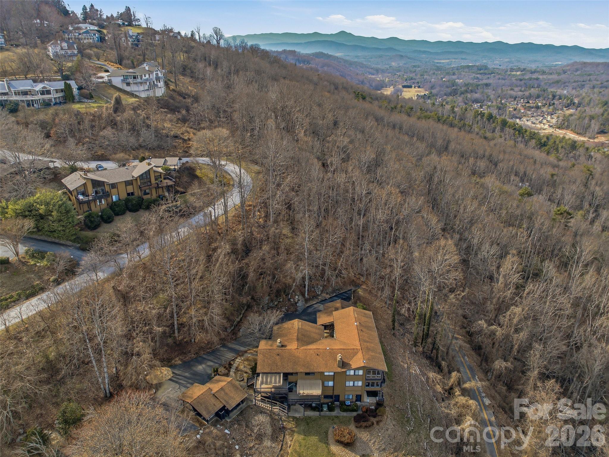 128 Country Ridge Road — Hendersonville