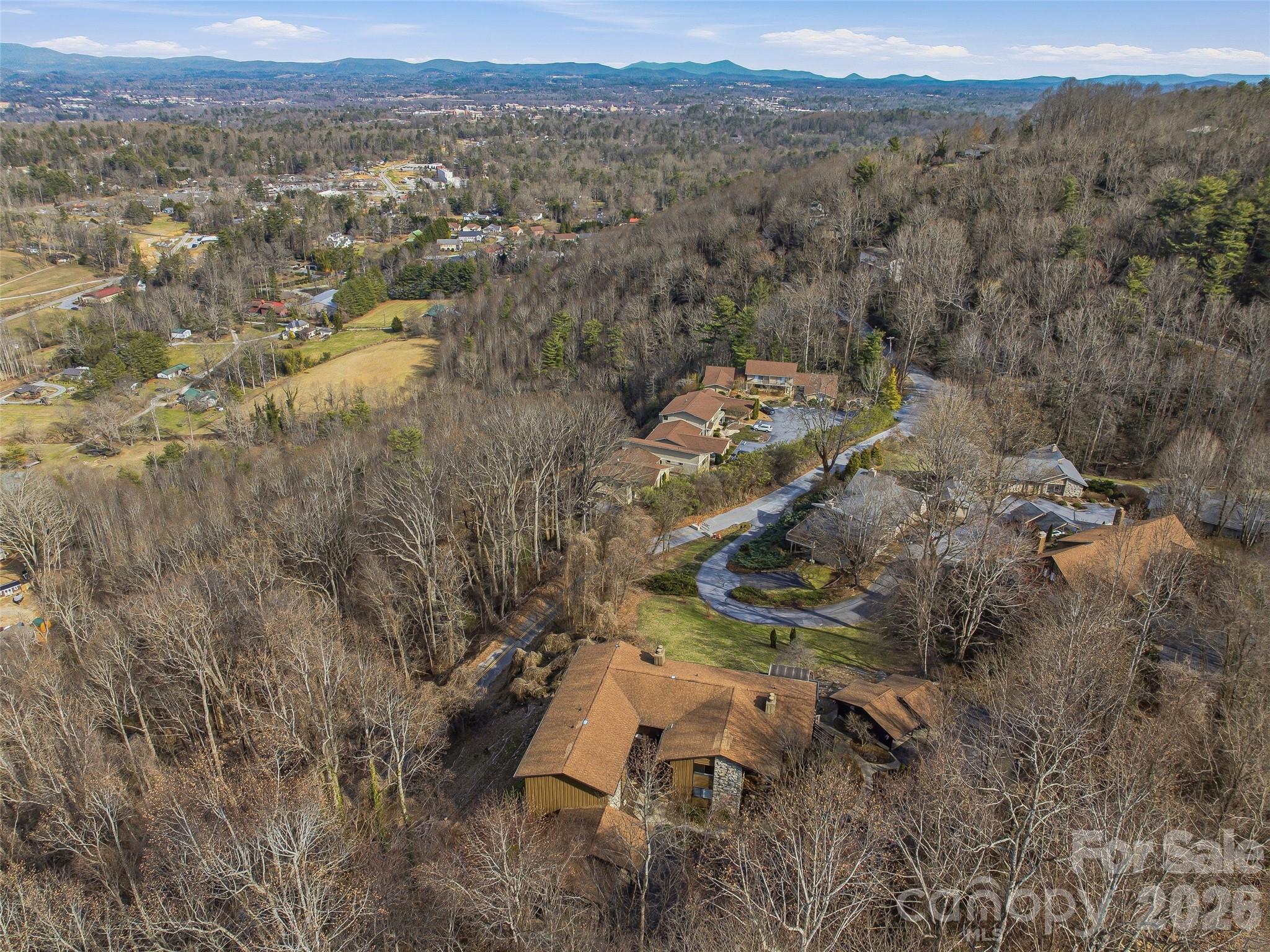 128 Country Ridge Road — Hendersonville
