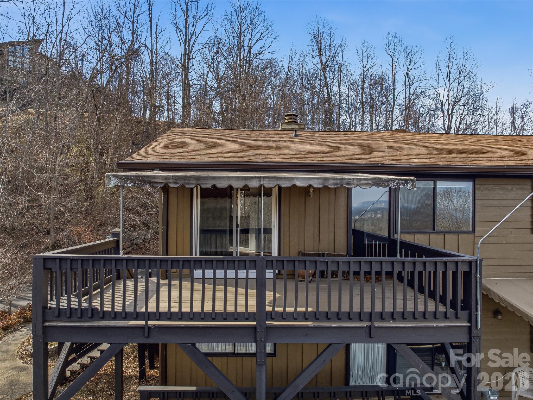 128 Country Ridge Road — Hendersonville