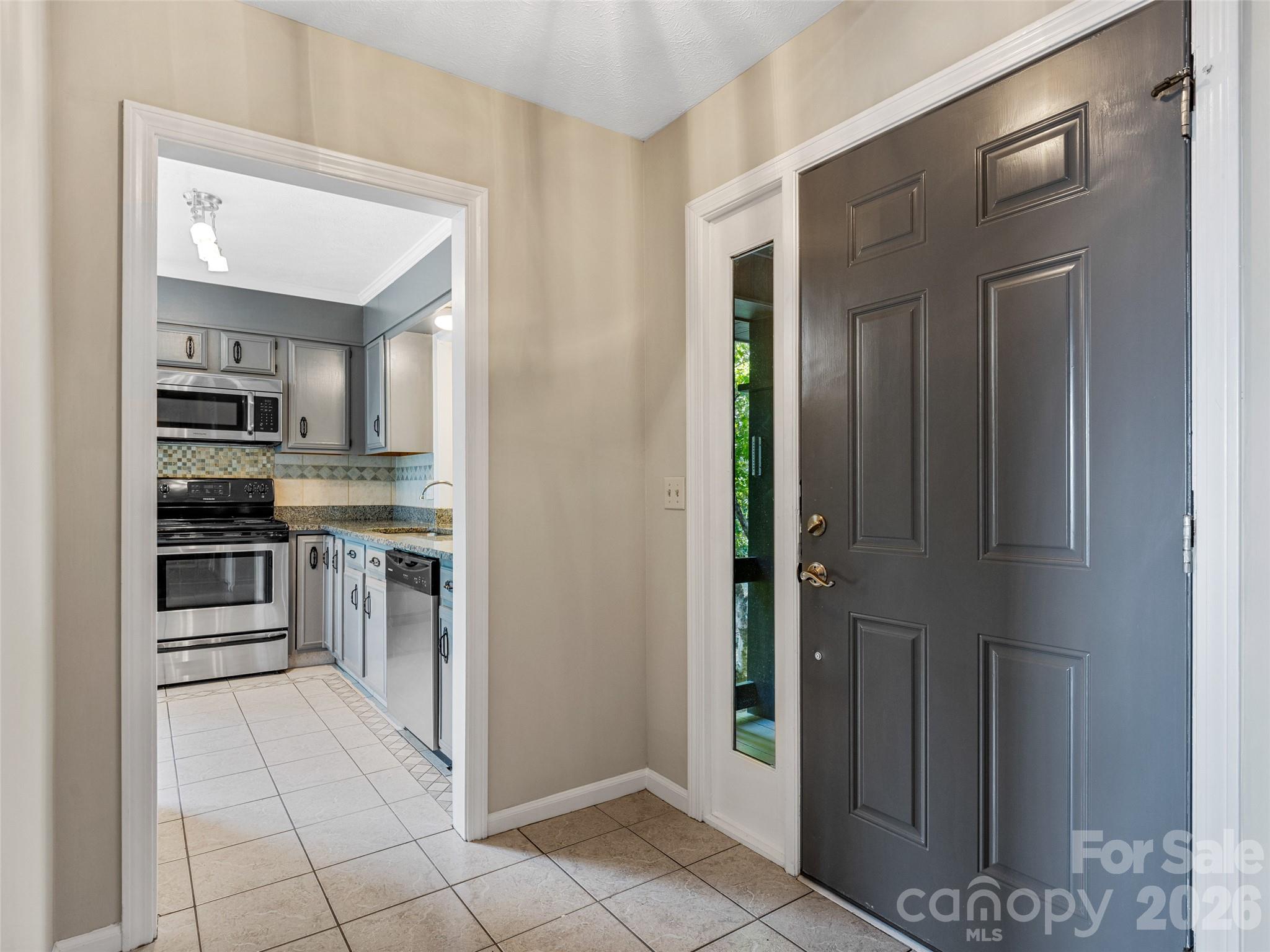 128 Country Ridge Road — Hendersonville