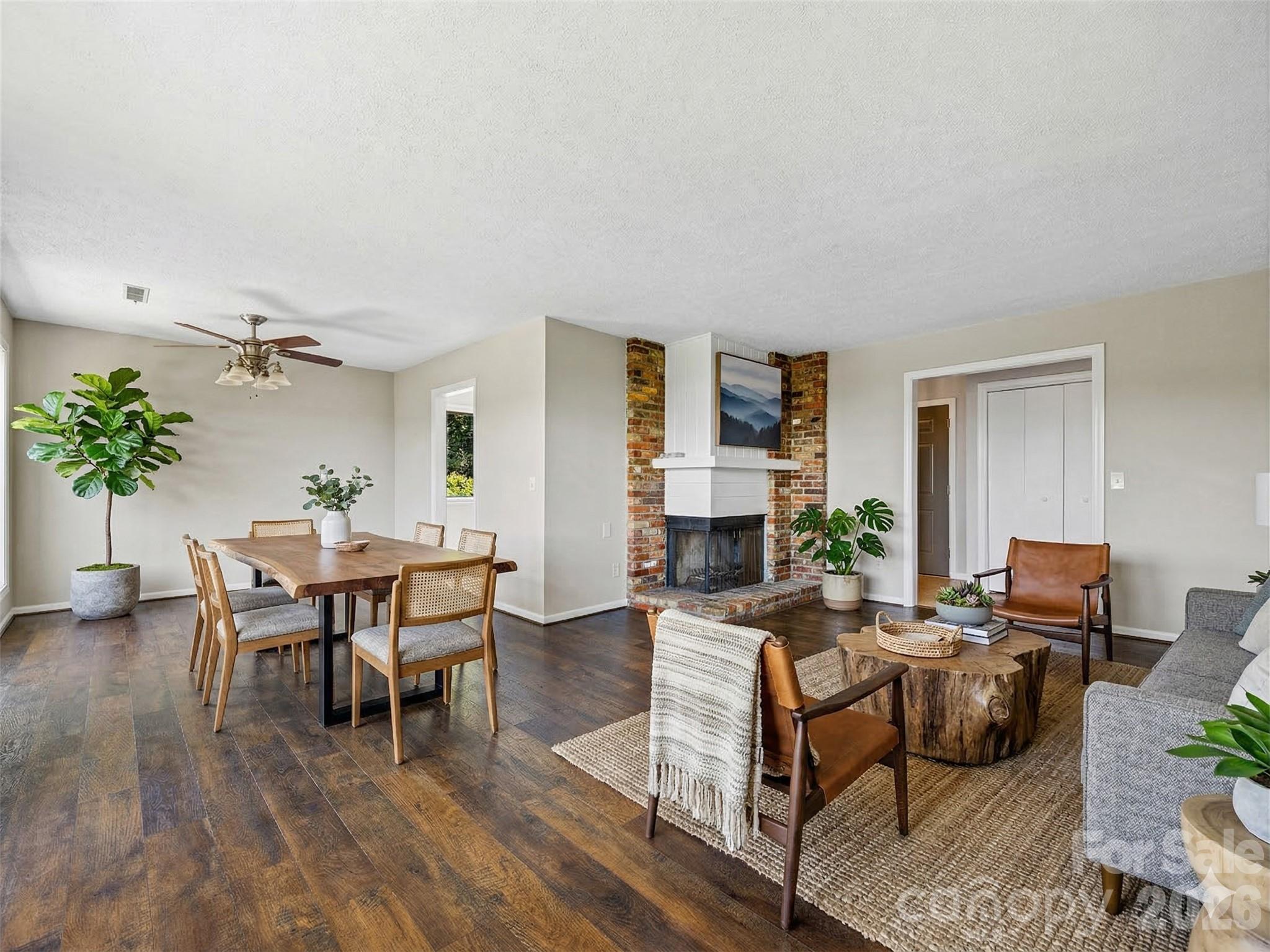 128 Country Ridge Road — Hendersonville