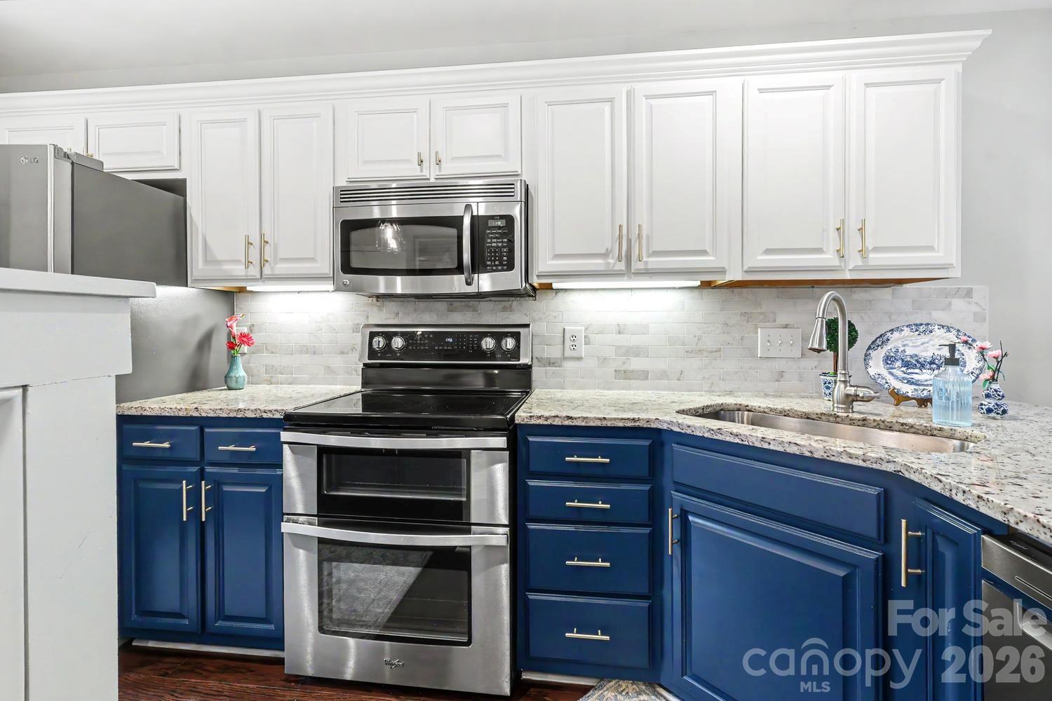 11184 Saintsbury Place — Charlotte