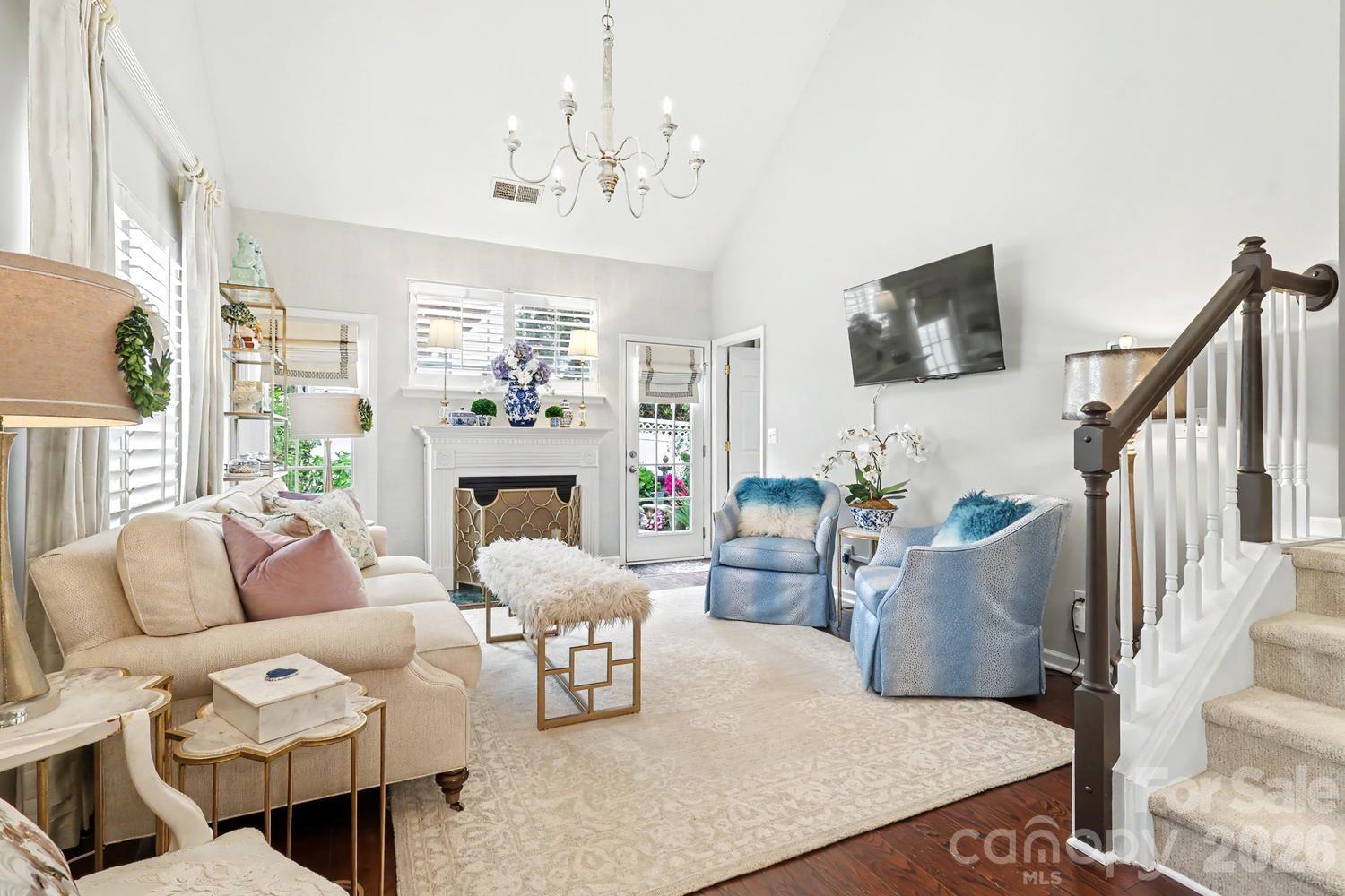 11184 Saintsbury Place — Charlotte