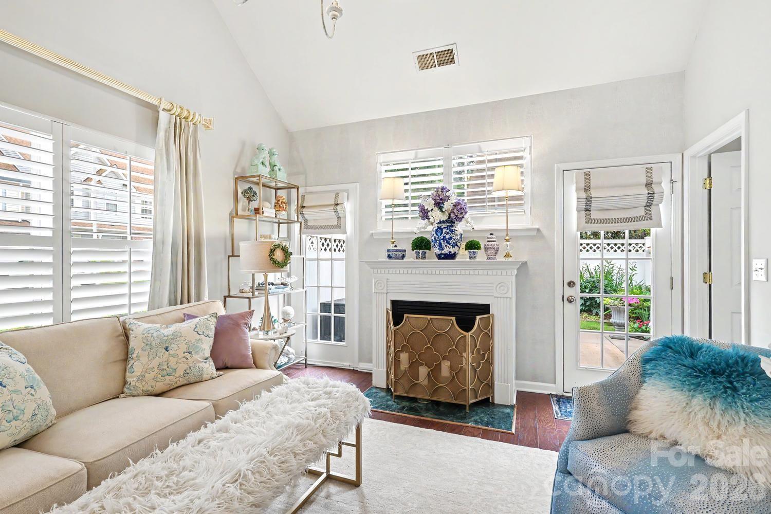 11184 Saintsbury Place — Charlotte