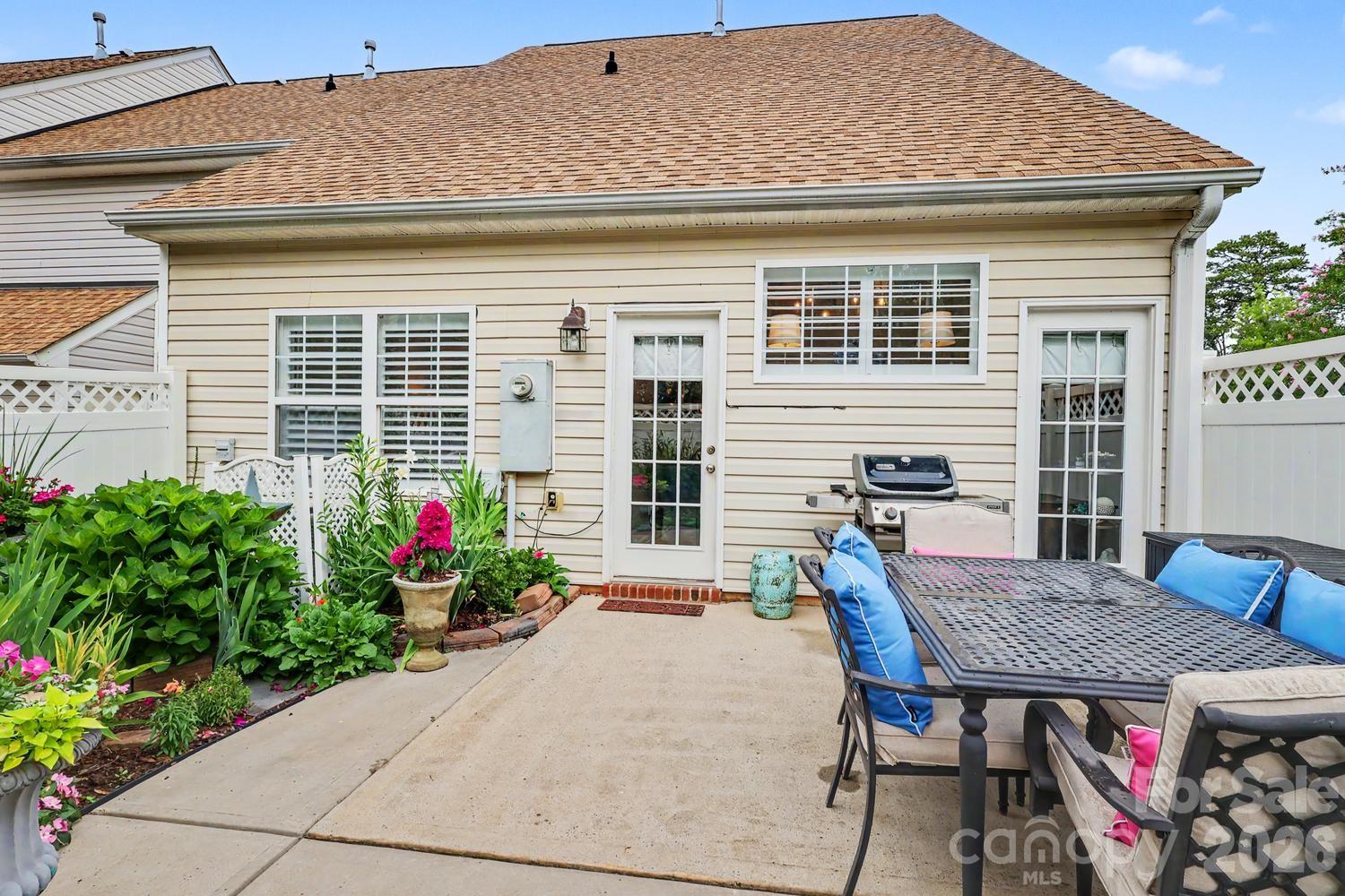 11184 Saintsbury Place — Charlotte