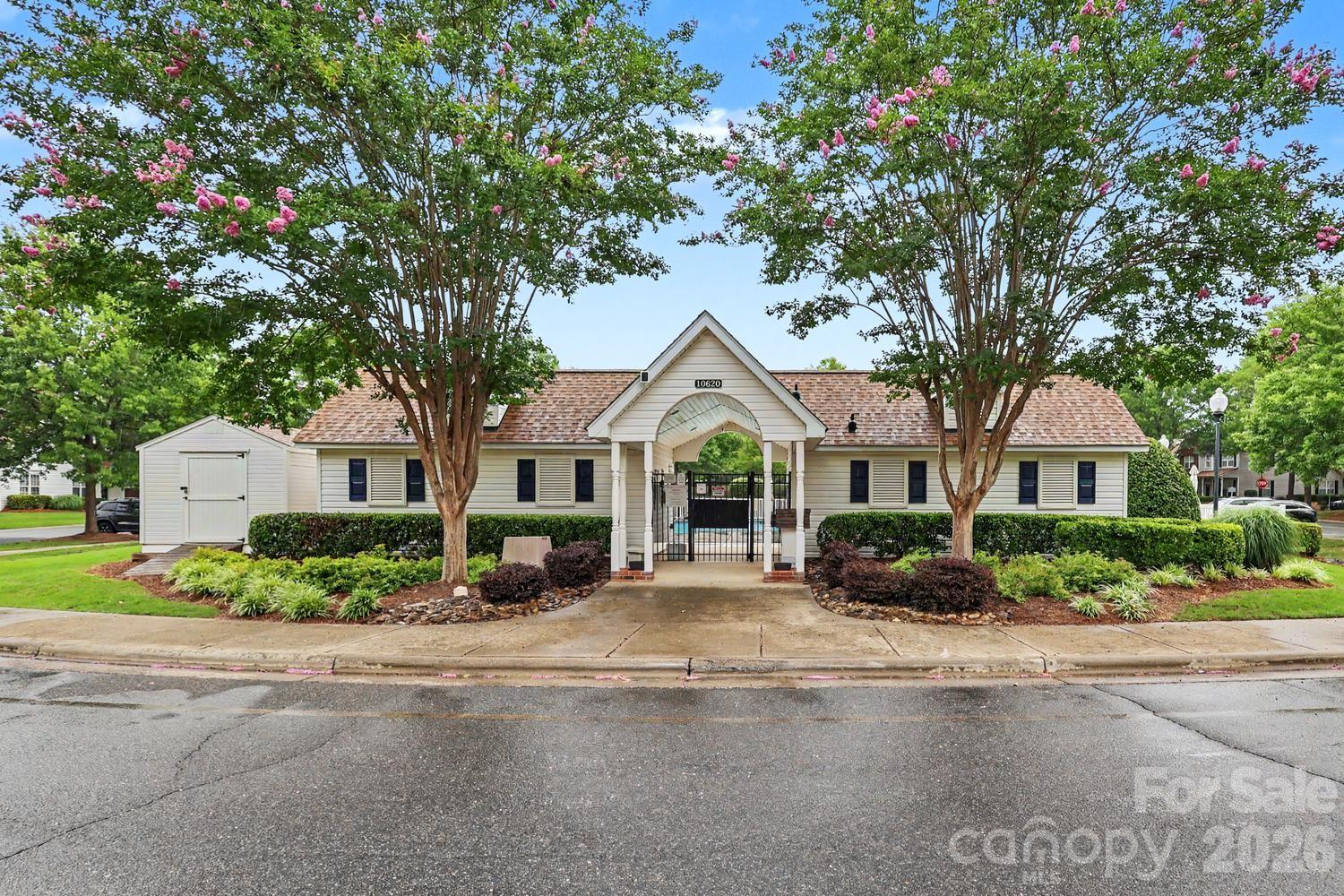11184 Saintsbury Place — Charlotte