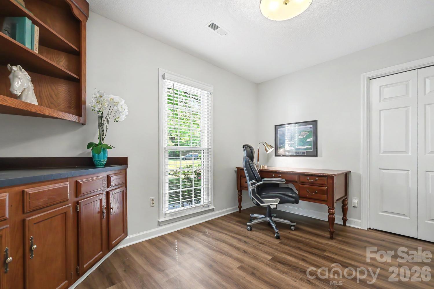 5000 Whitwell Court — Charlotte