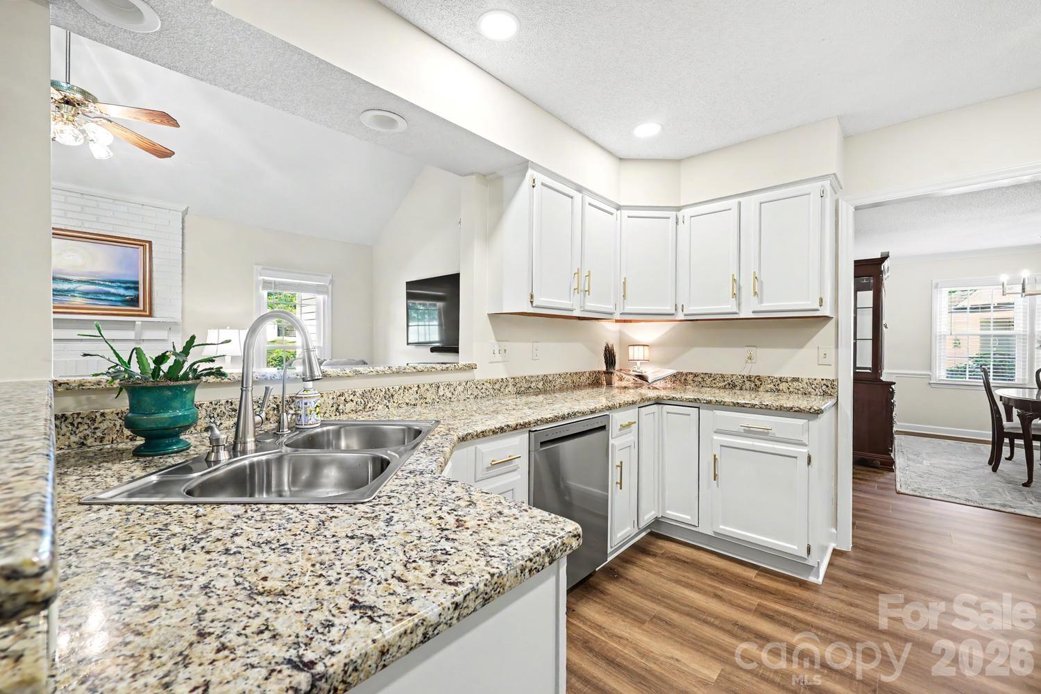 5000 Whitwell Court — Charlotte