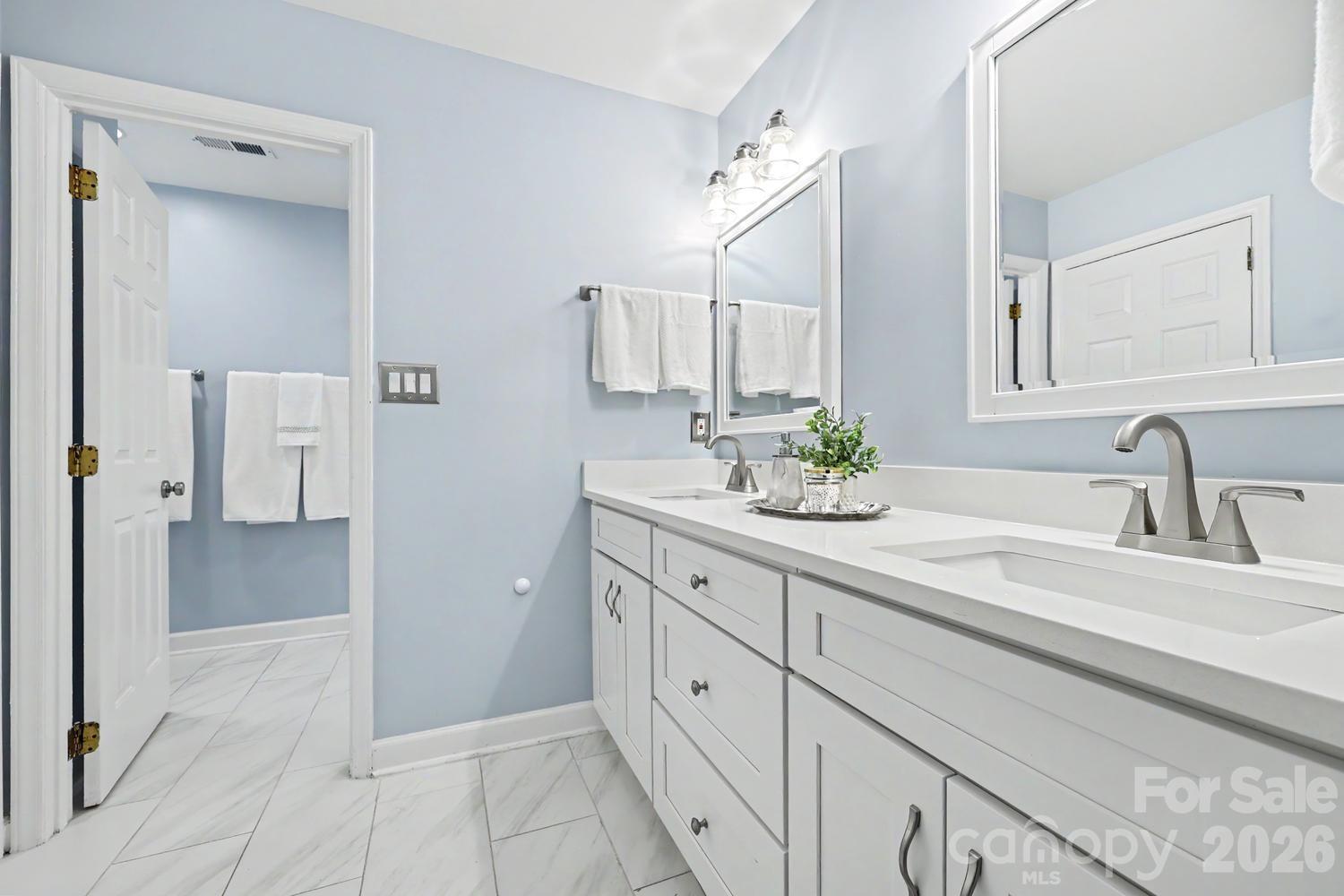 5000 Whitwell Court — Charlotte