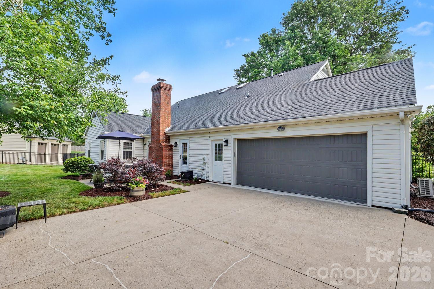 5000 Whitwell Court — Charlotte