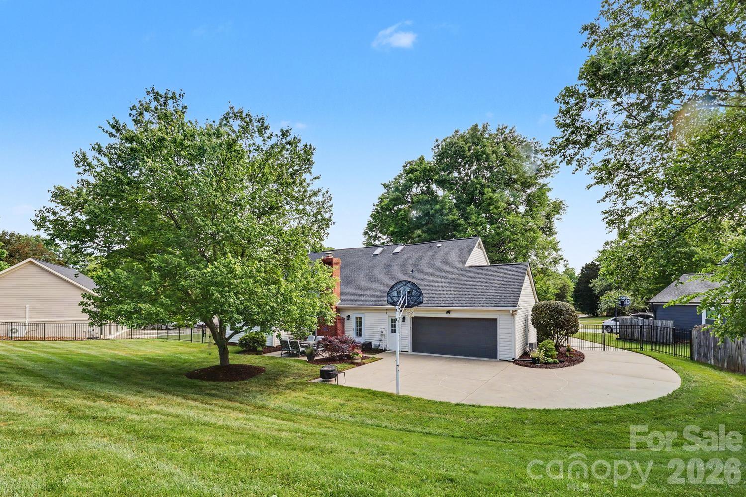5000 Whitwell Court — Charlotte