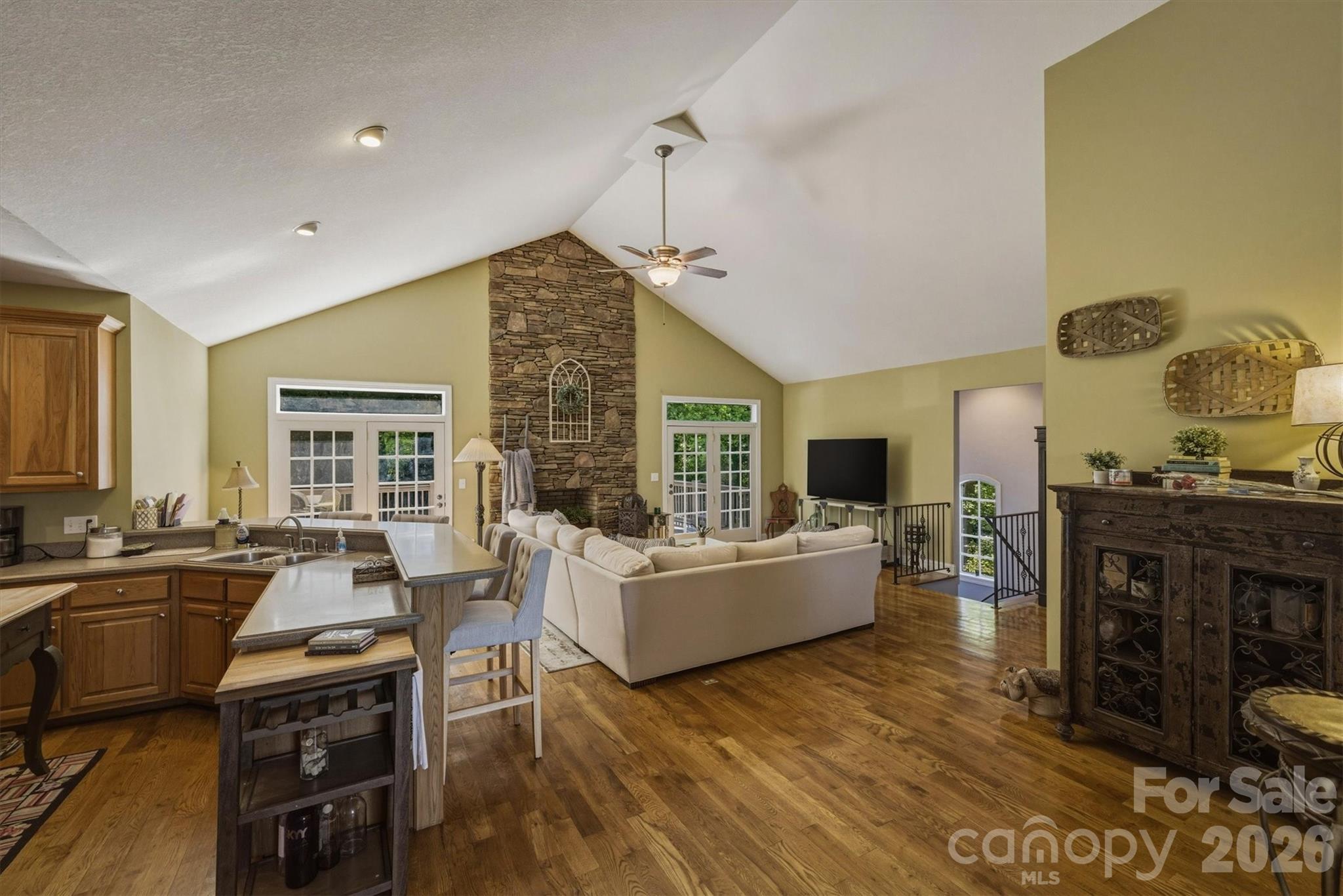 405 Golfview Court — Lenoir