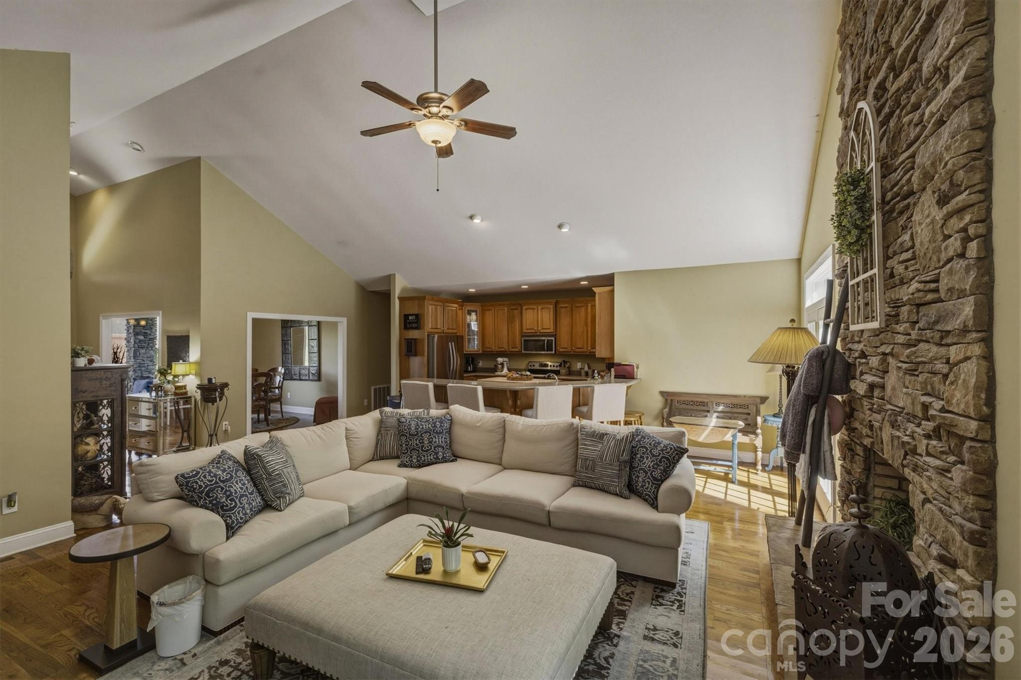 405 Golfview Court — Lenoir