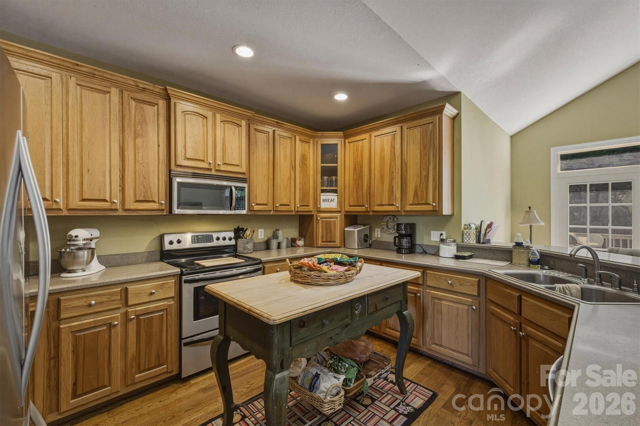 405 Golfview Court — Lenoir