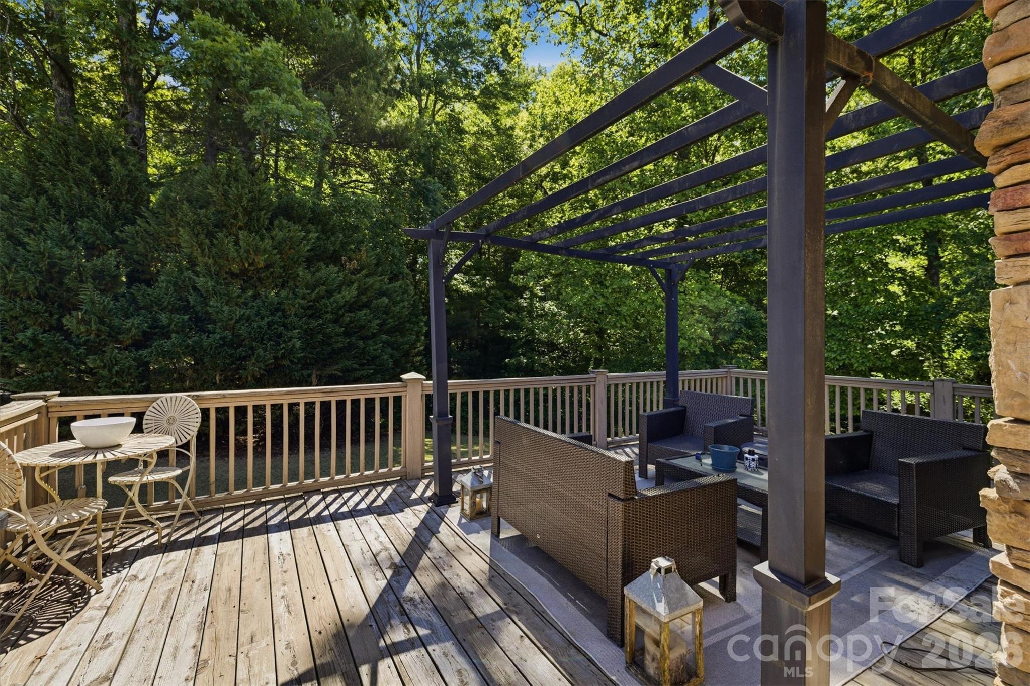 405 Golfview Court — Lenoir