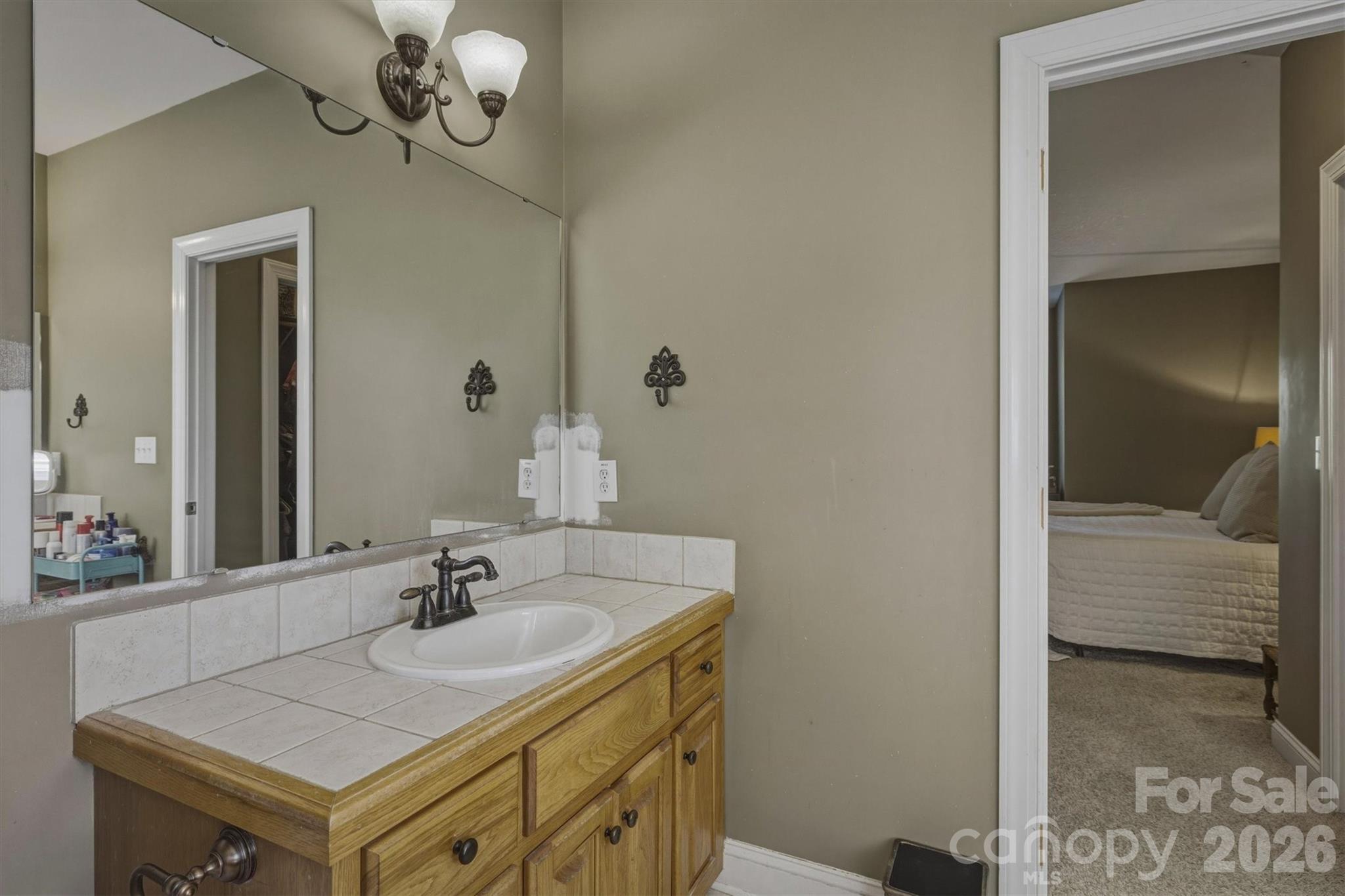 405 Golfview Court — Lenoir