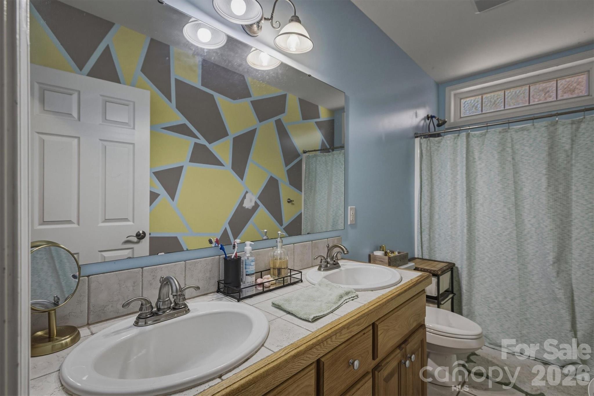 405 Golfview Court — Lenoir
