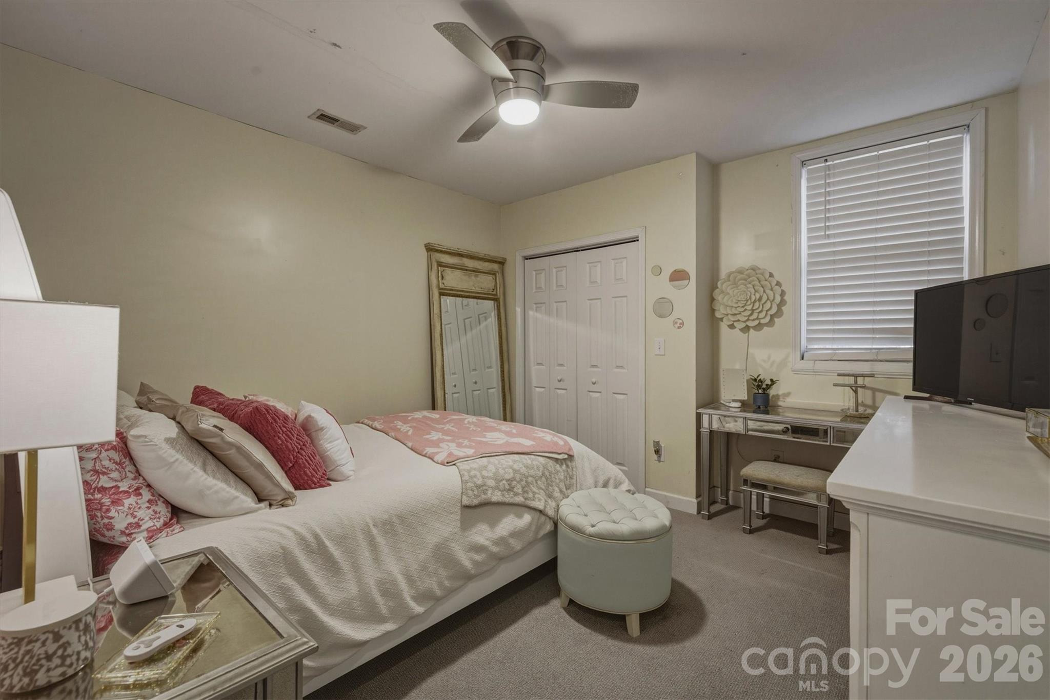 405 Golfview Court — Lenoir