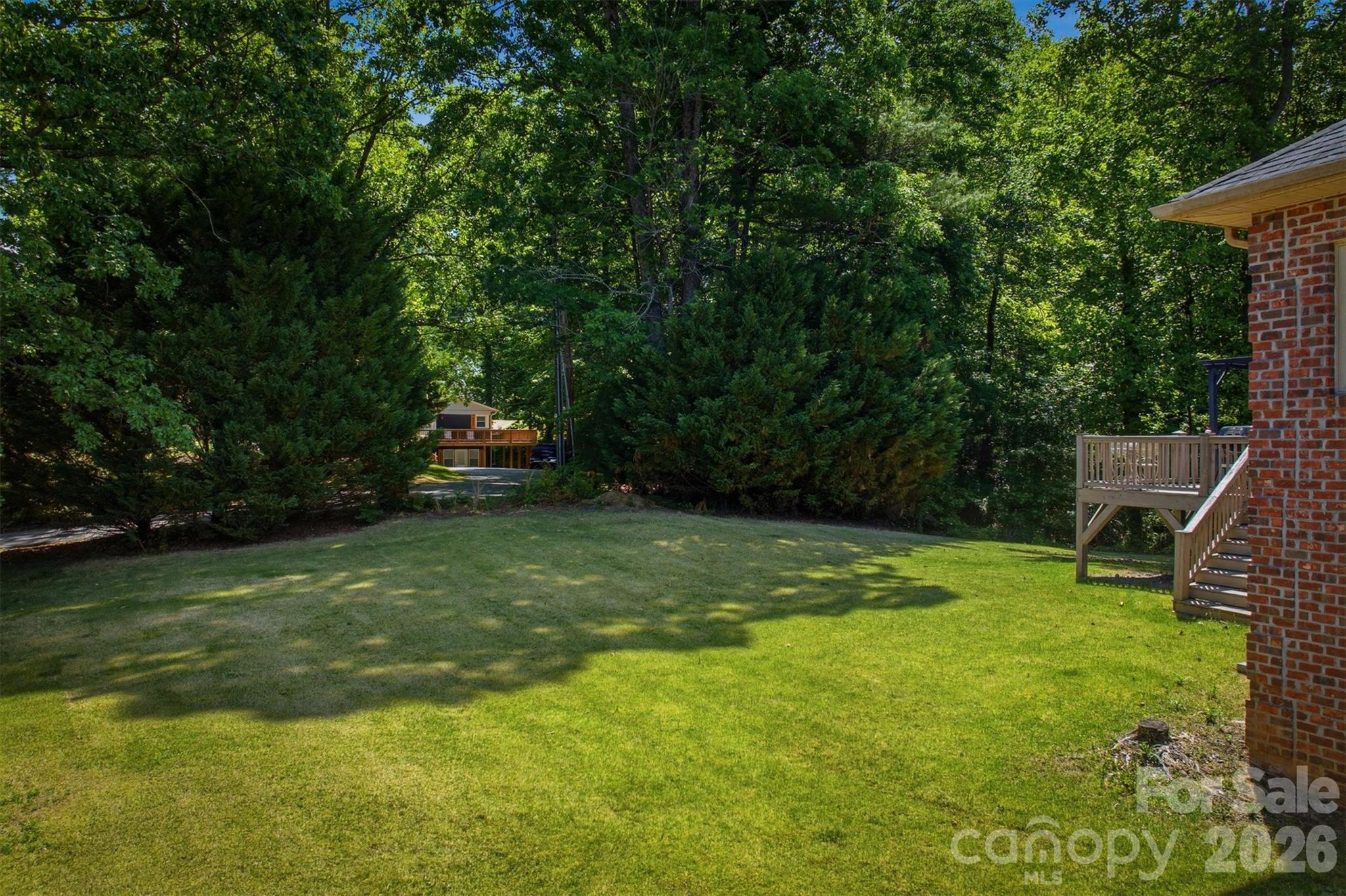 405 Golfview Court — Lenoir