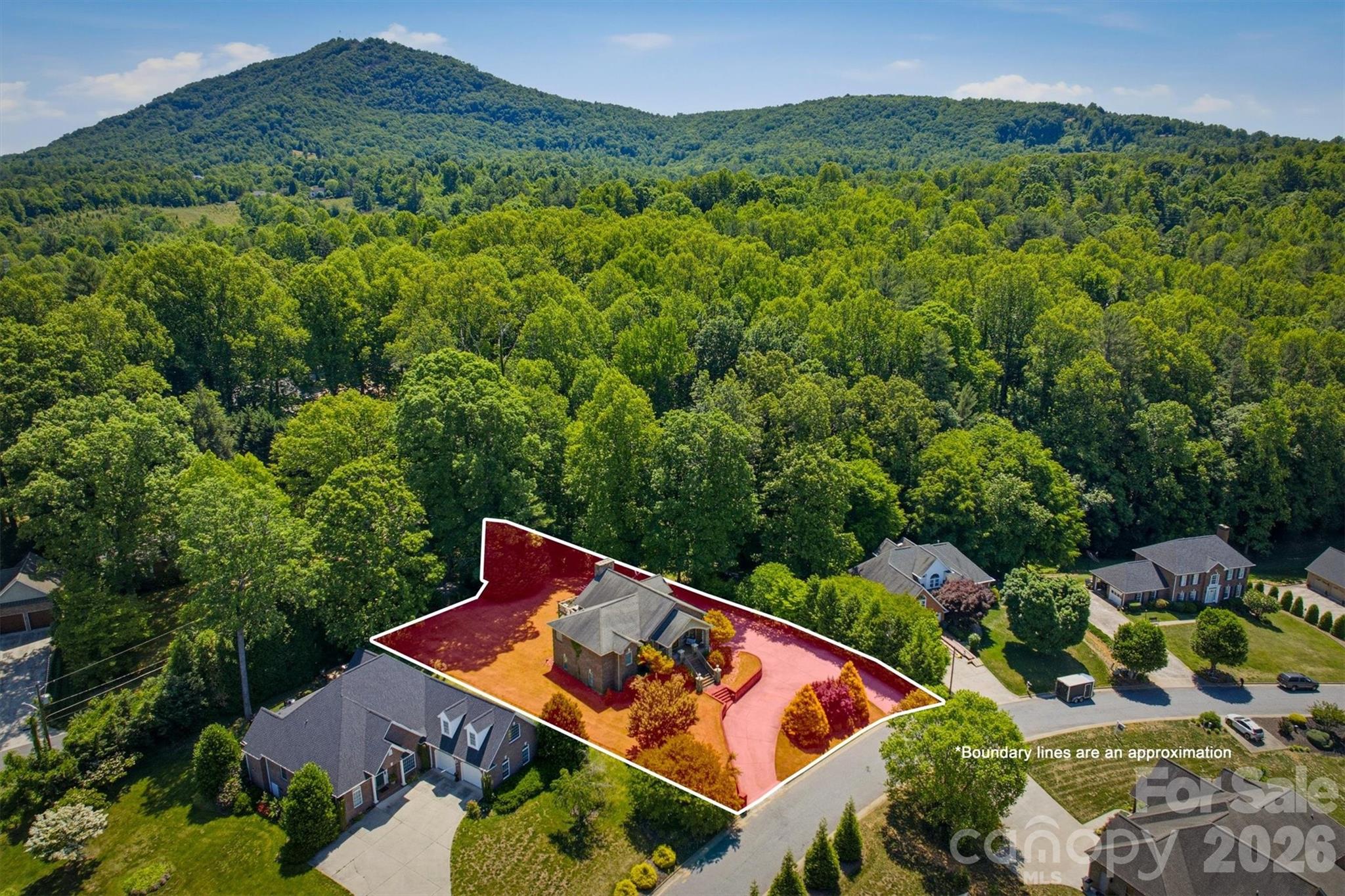 405 Golfview Court — Lenoir