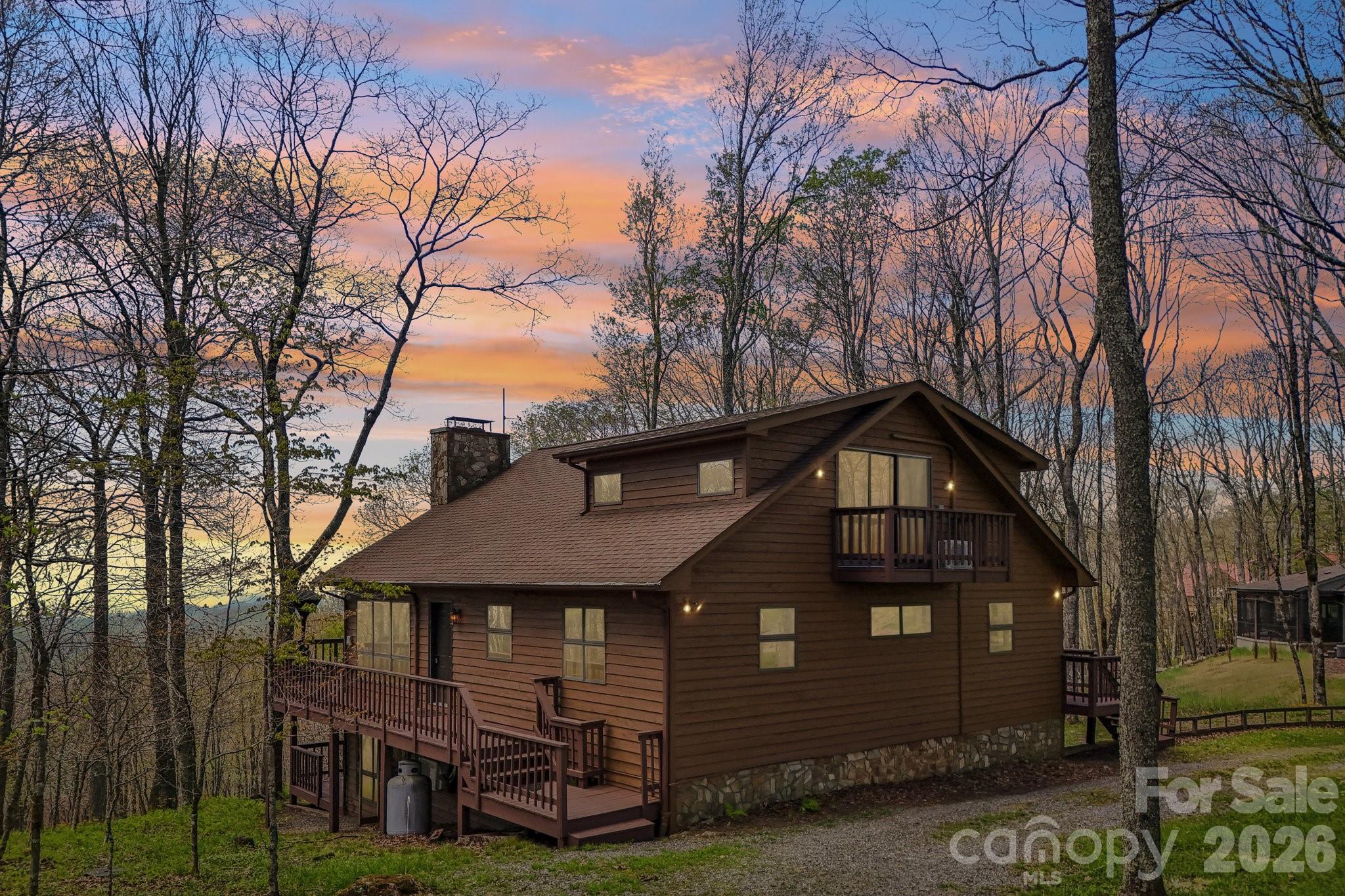 34 Wolfs Head Court — Mars Hill
