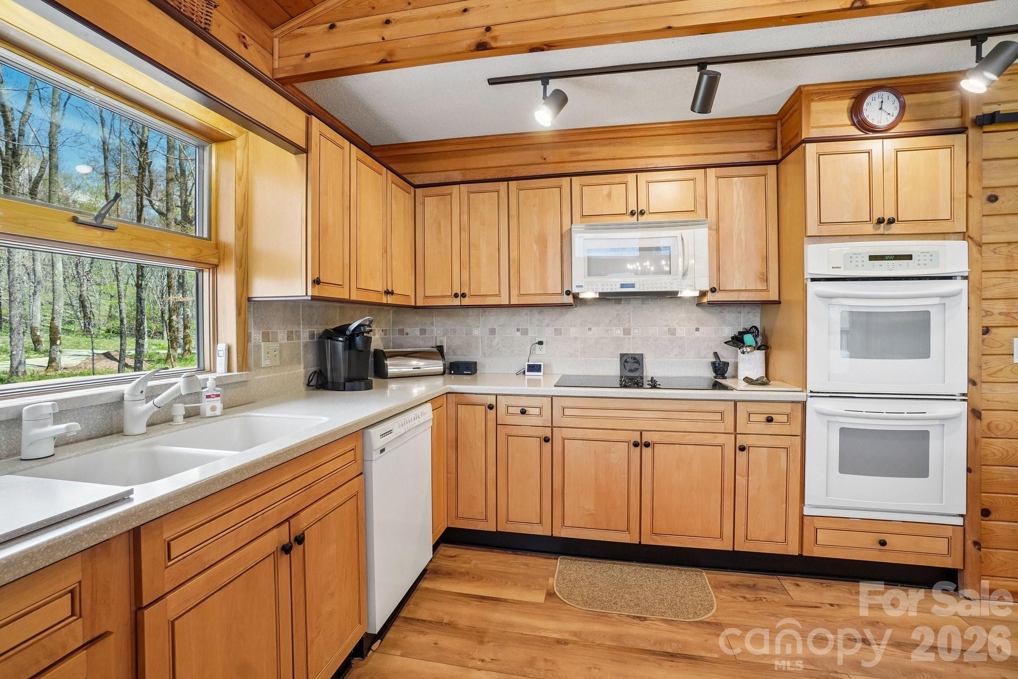 34 Wolfs Head Court — Mars Hill