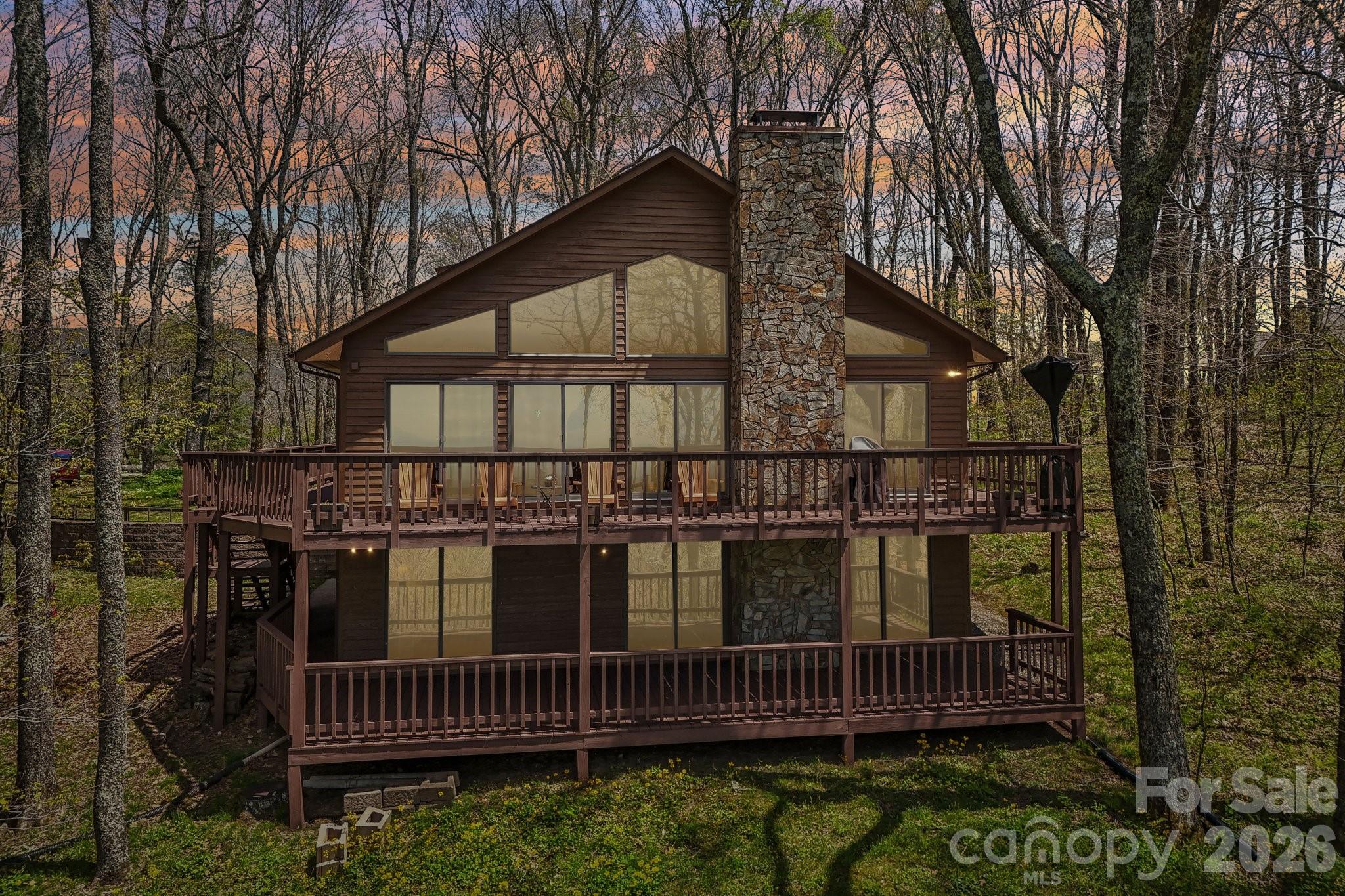 34 Wolfs Head Court — Mars Hill