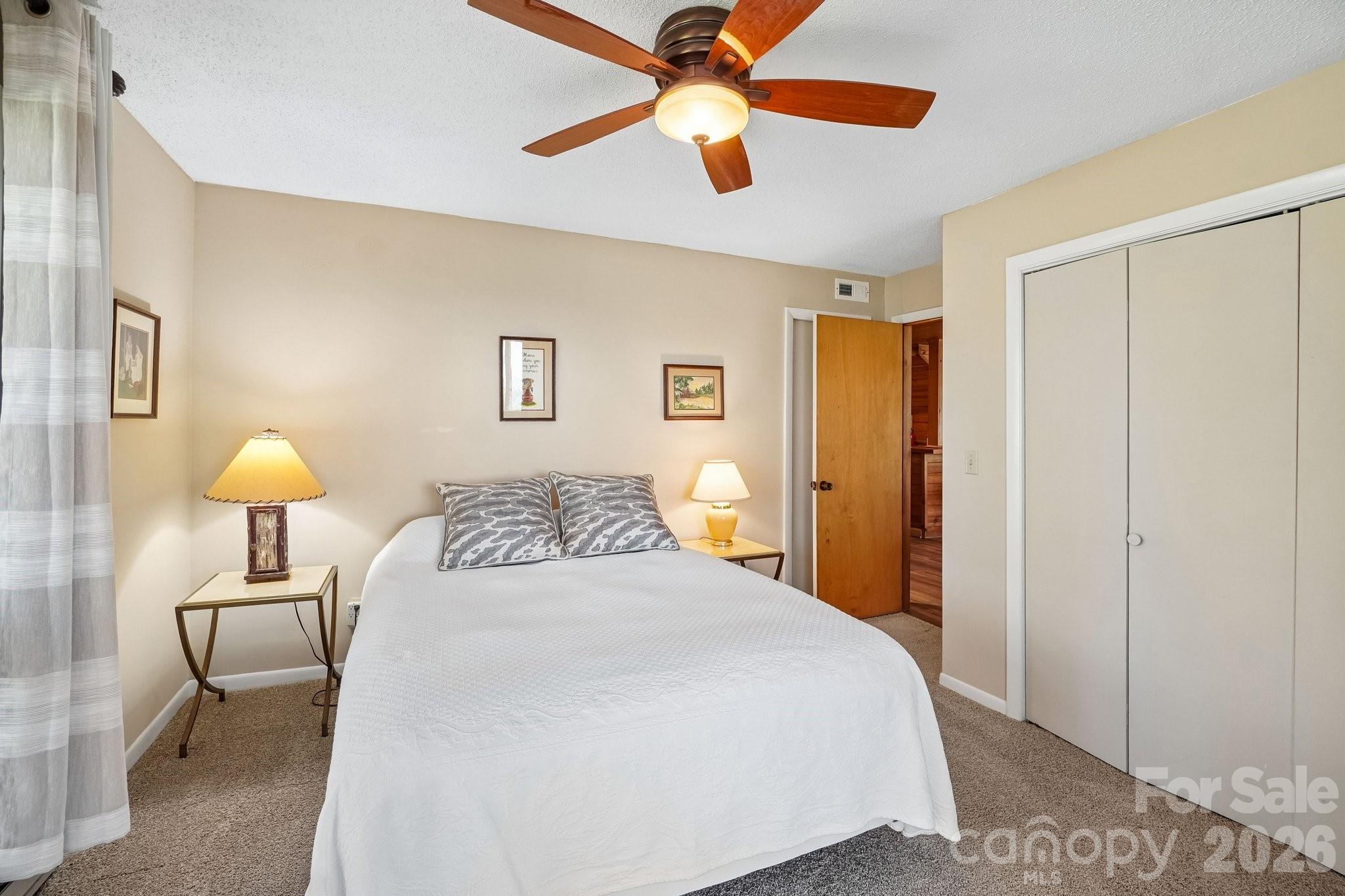 34 Wolfs Head Court — Mars Hill