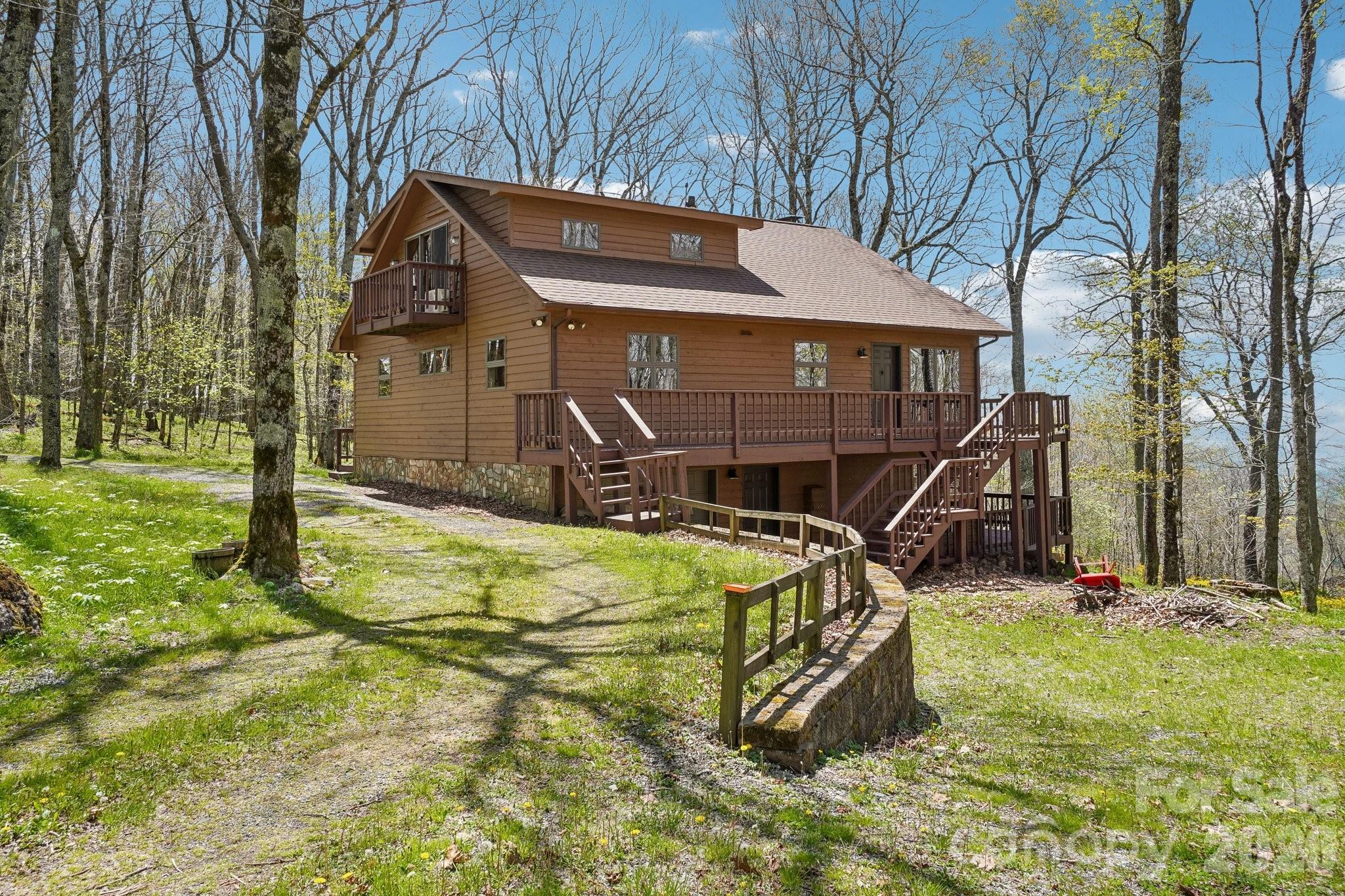 34 Wolfs Head Court — Mars Hill