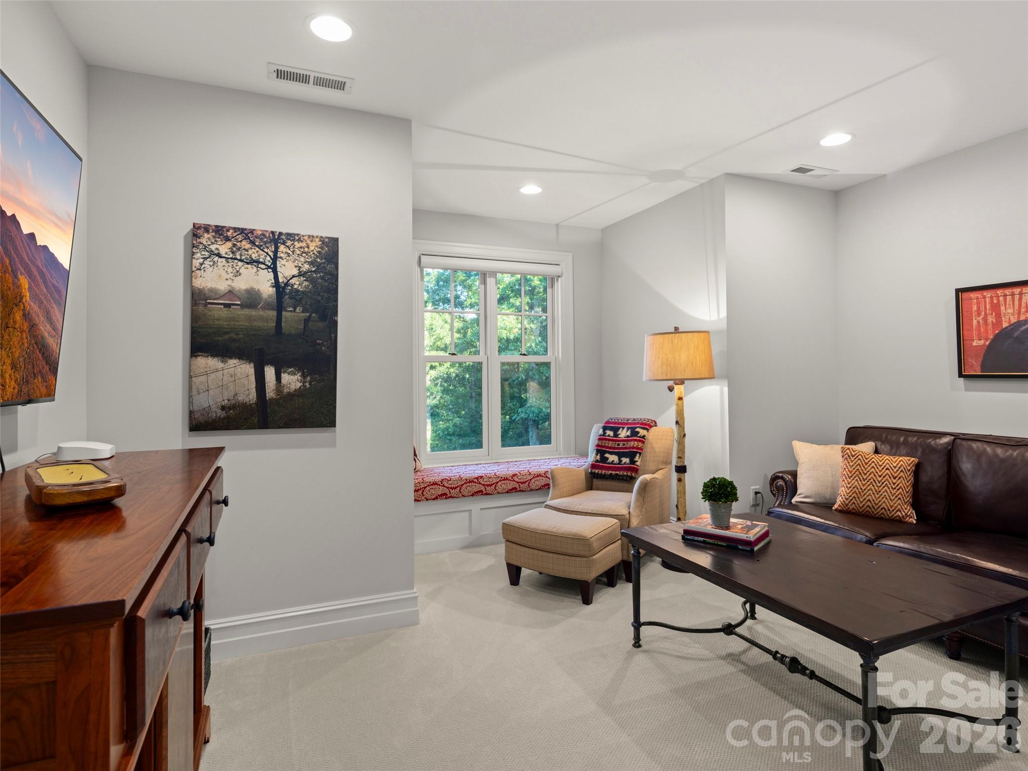 1946 White Tree Trail — Arden
